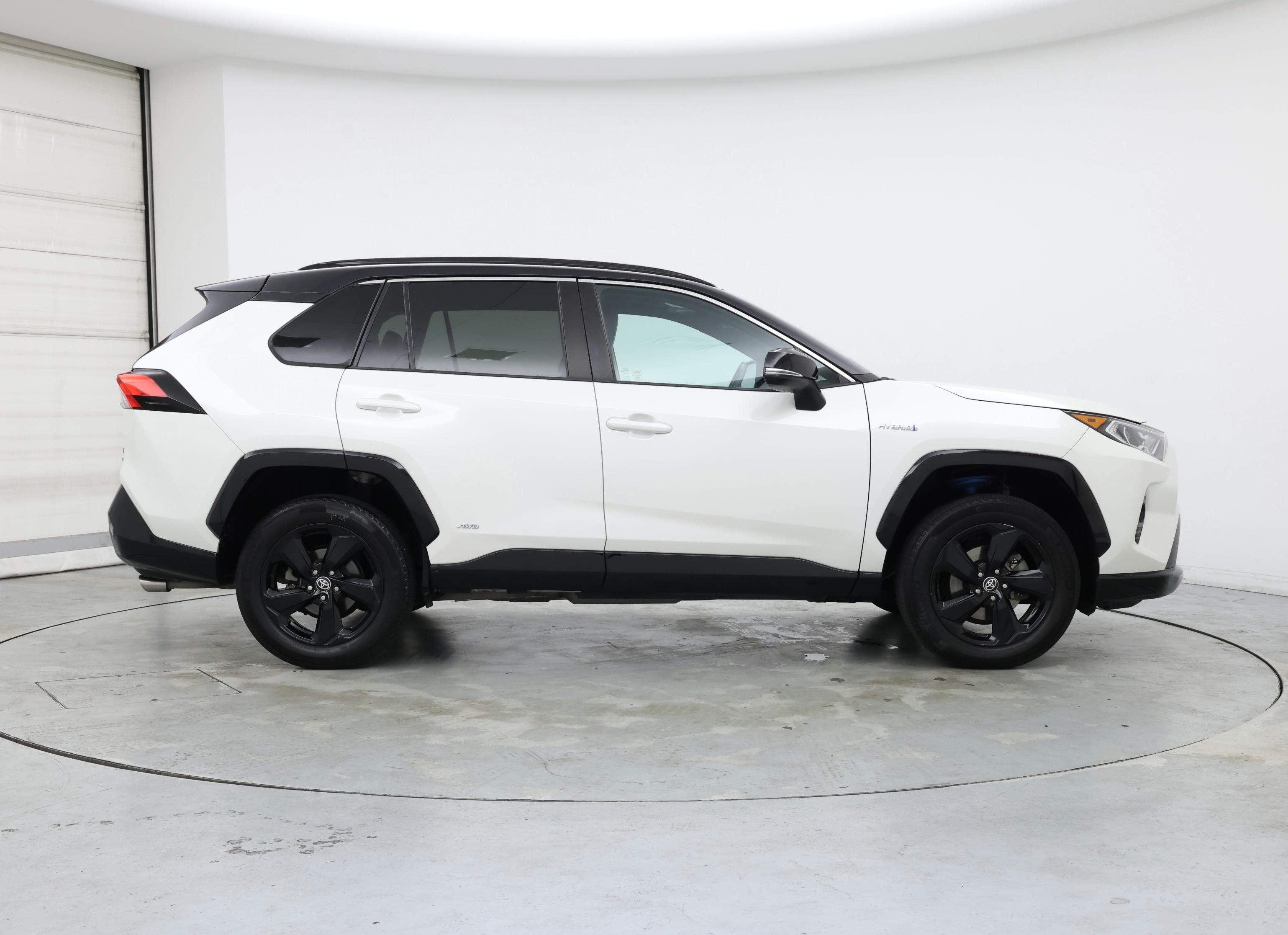 Thumbnail: 2021 Toyota RAV4 - 7