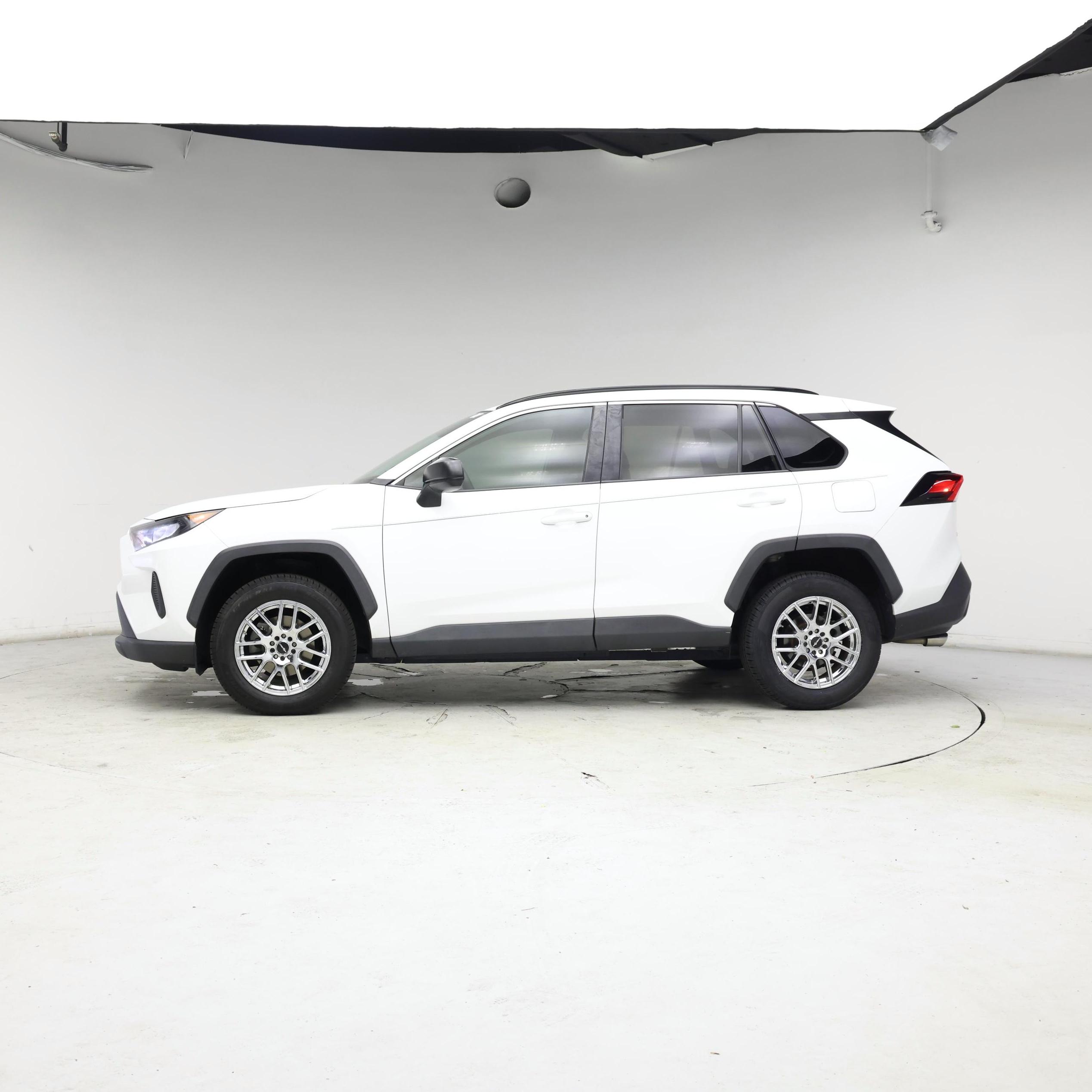 Thumbnail: 2020 Toyota RAV4 - 3