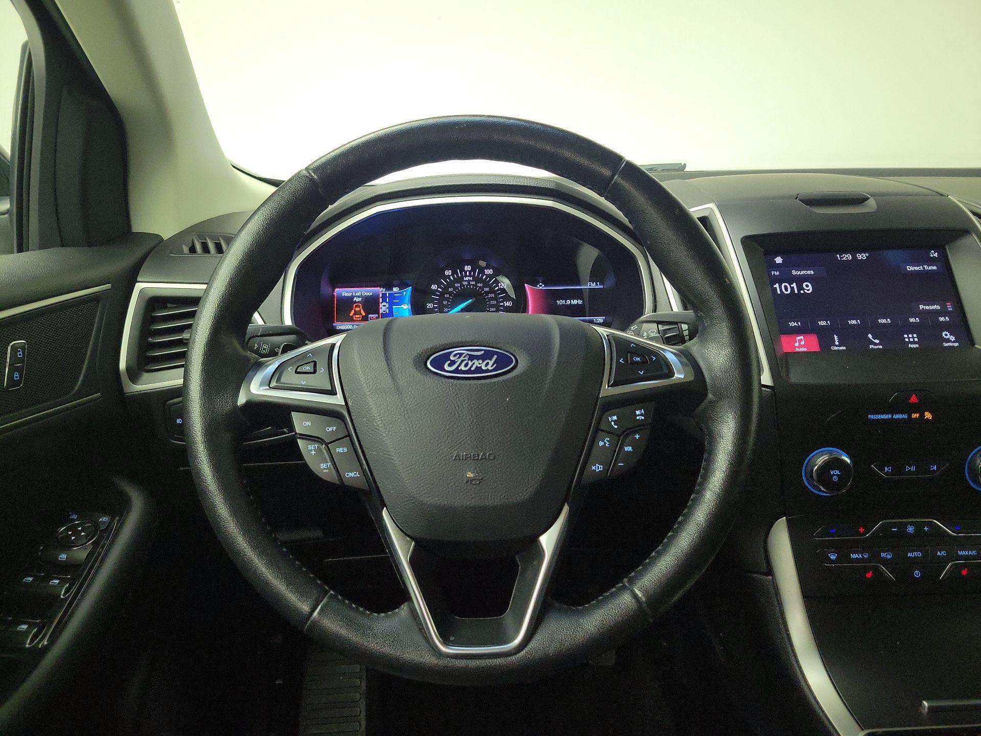 Thumbnail: 2019 Ford Edge - 10