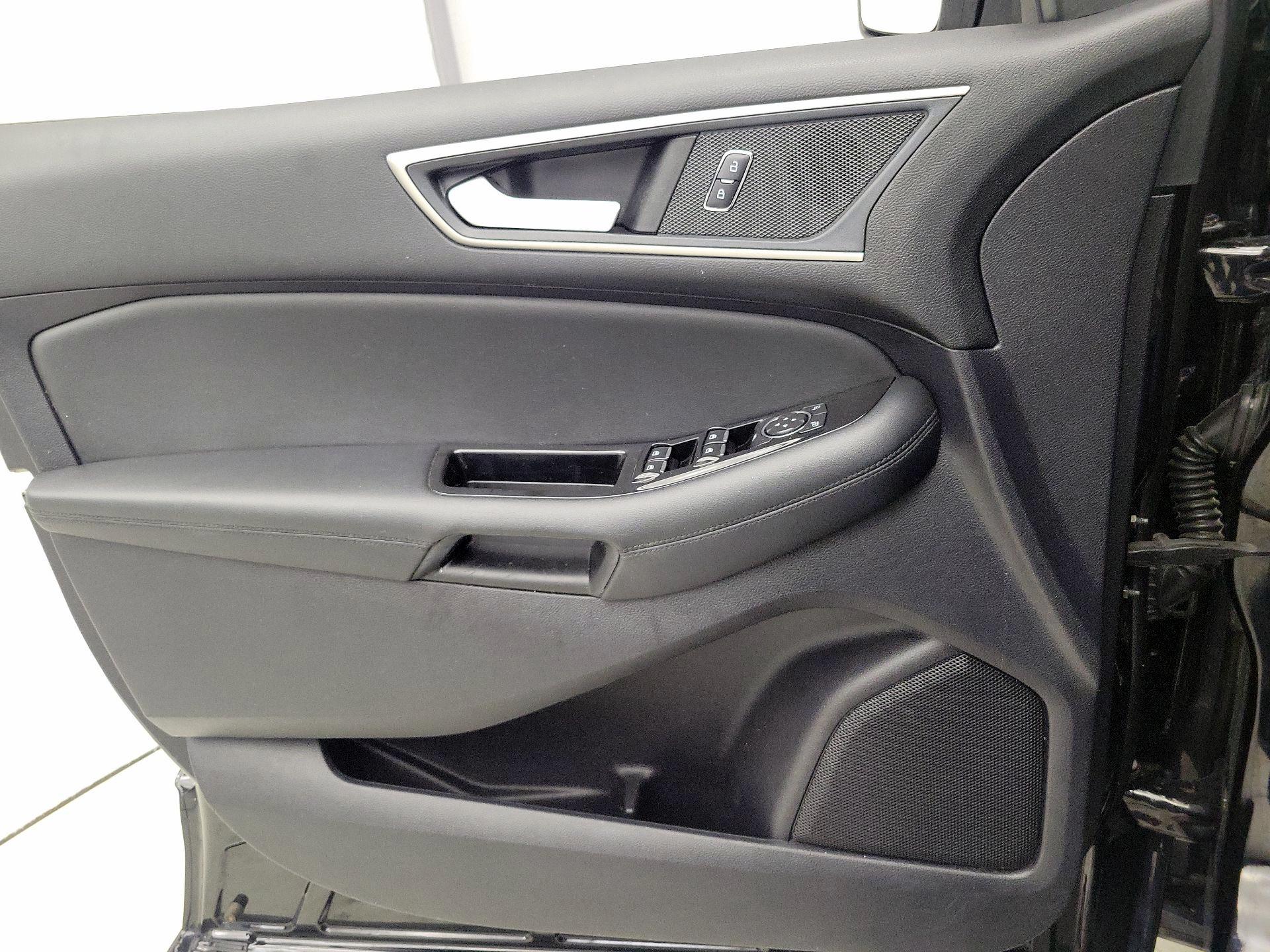 Thumbnail: 2019 Ford Edge - 12