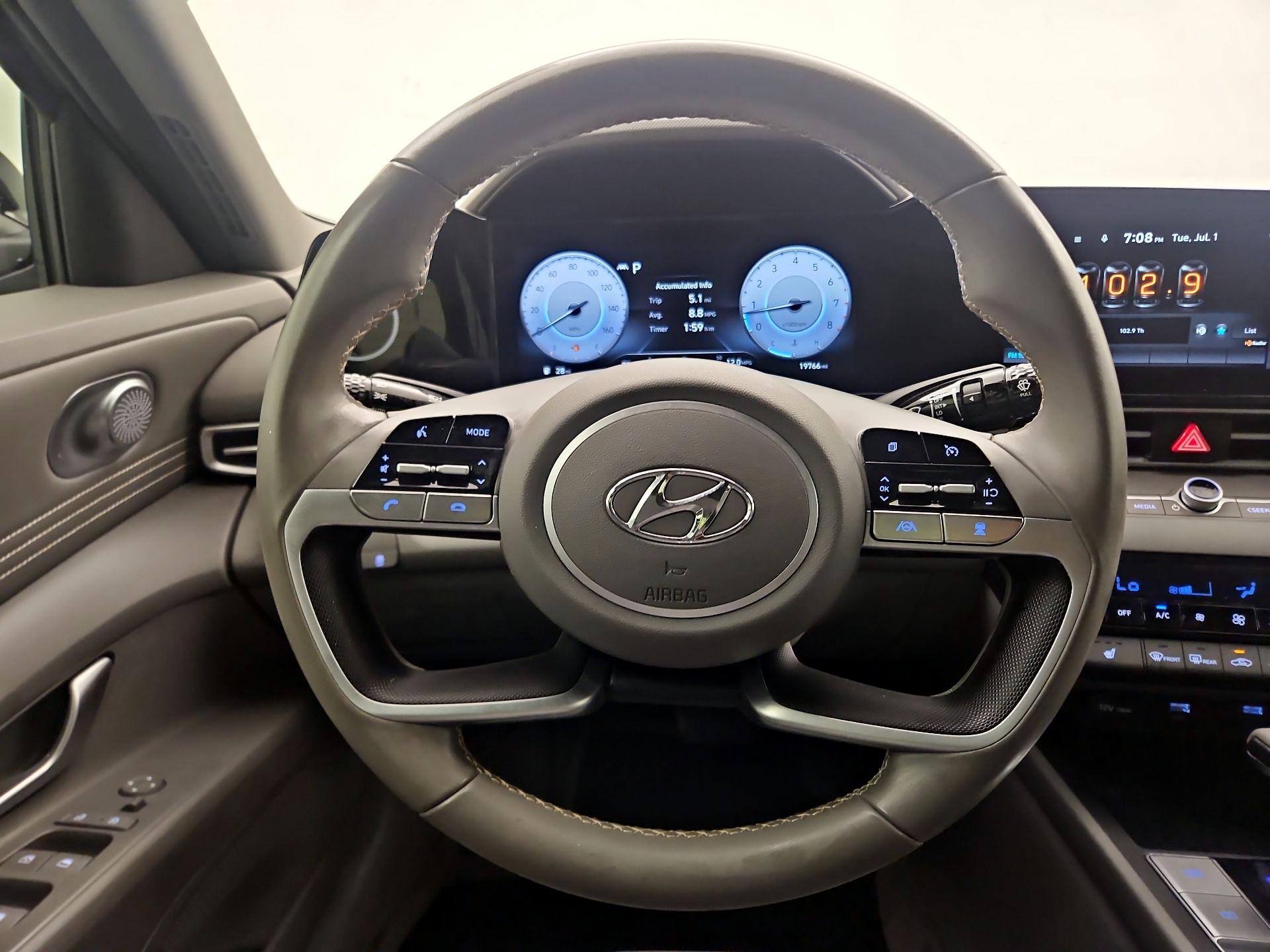 Thumbnail: 2023 Hyundai Elantra - 10