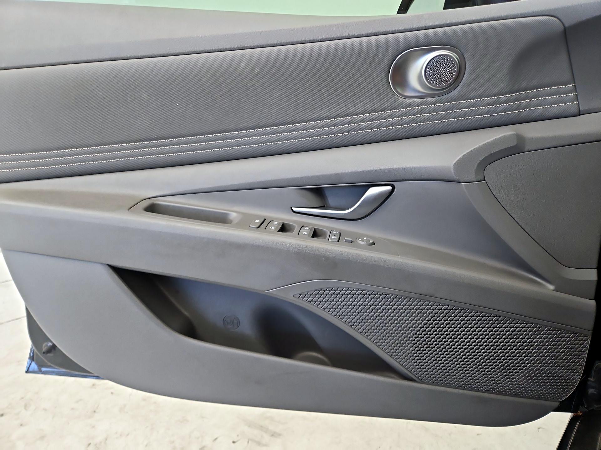 Thumbnail: 2023 Hyundai Elantra - 12