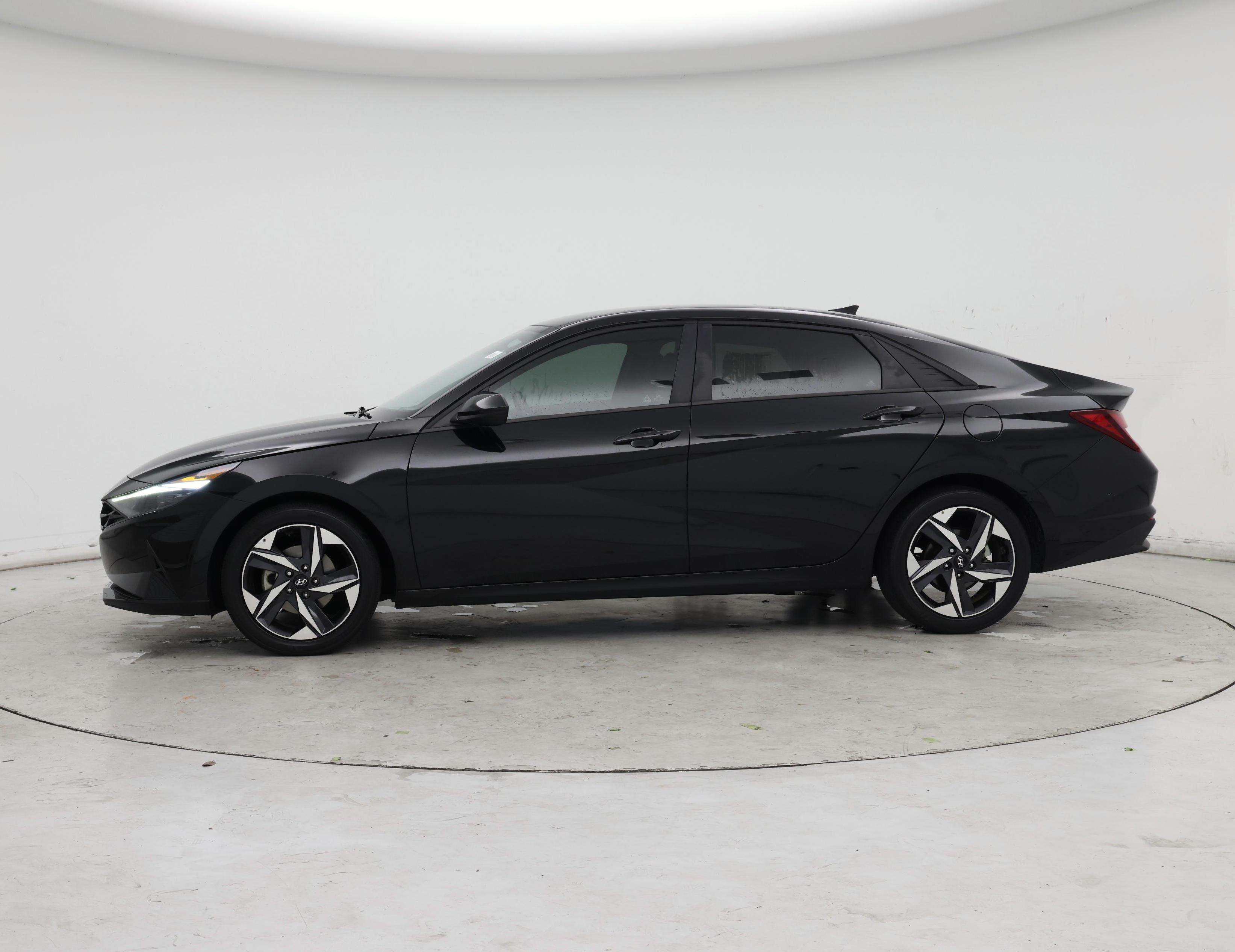 Thumbnail: 2023 Hyundai Elantra - 3