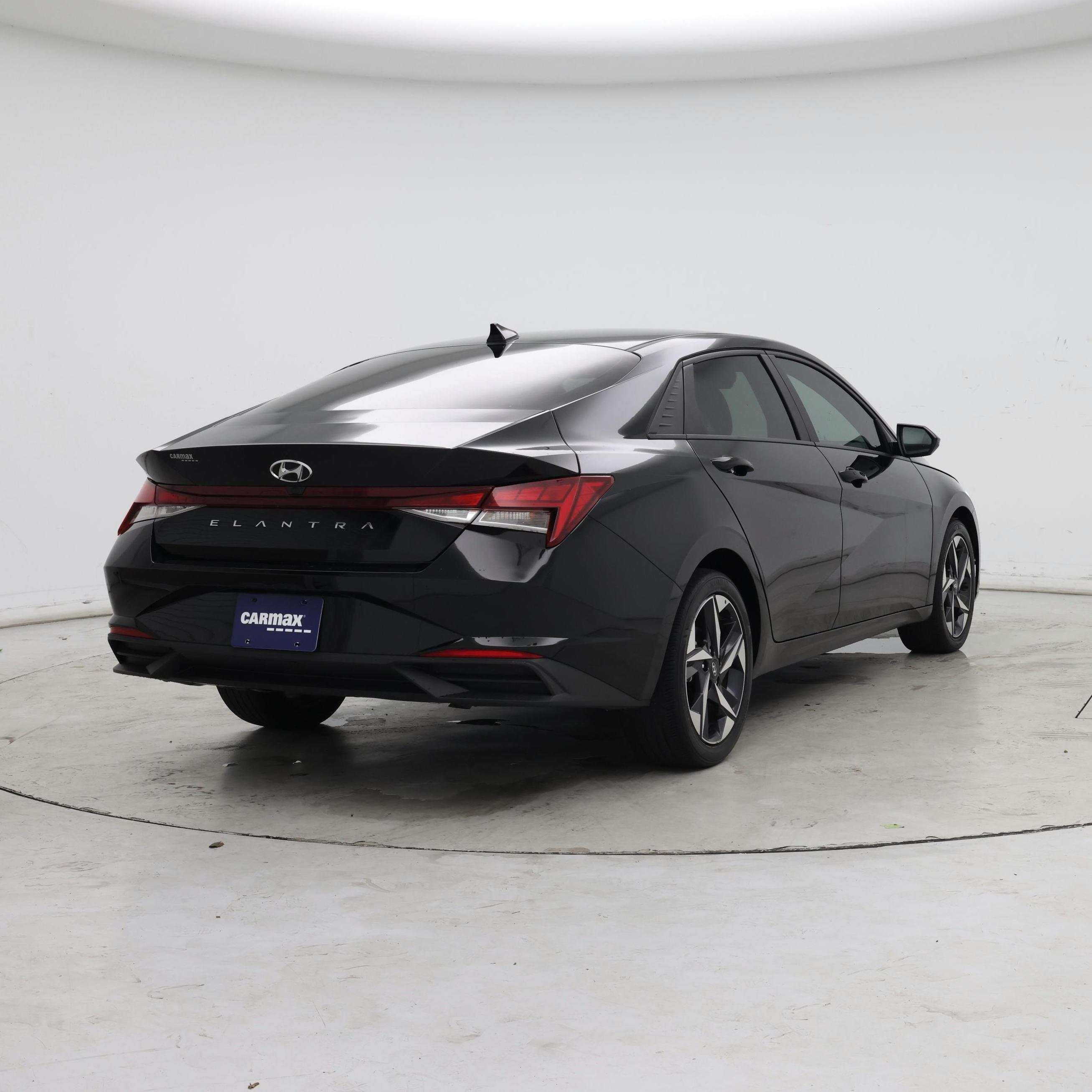 Thumbnail: 2023 Hyundai Elantra - 8