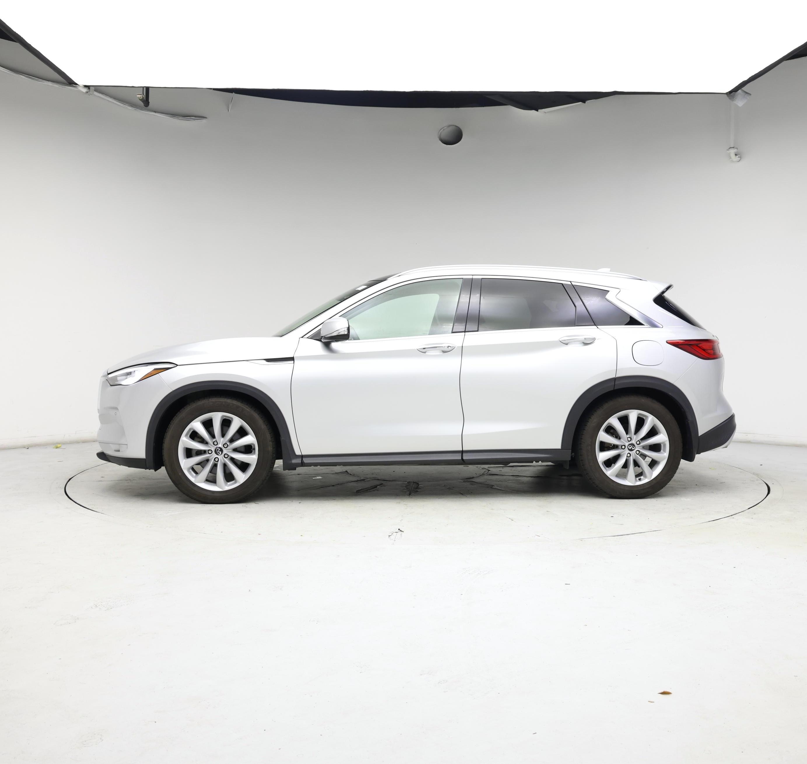 Thumbnail: 2019 INFINITI QX50 - 3