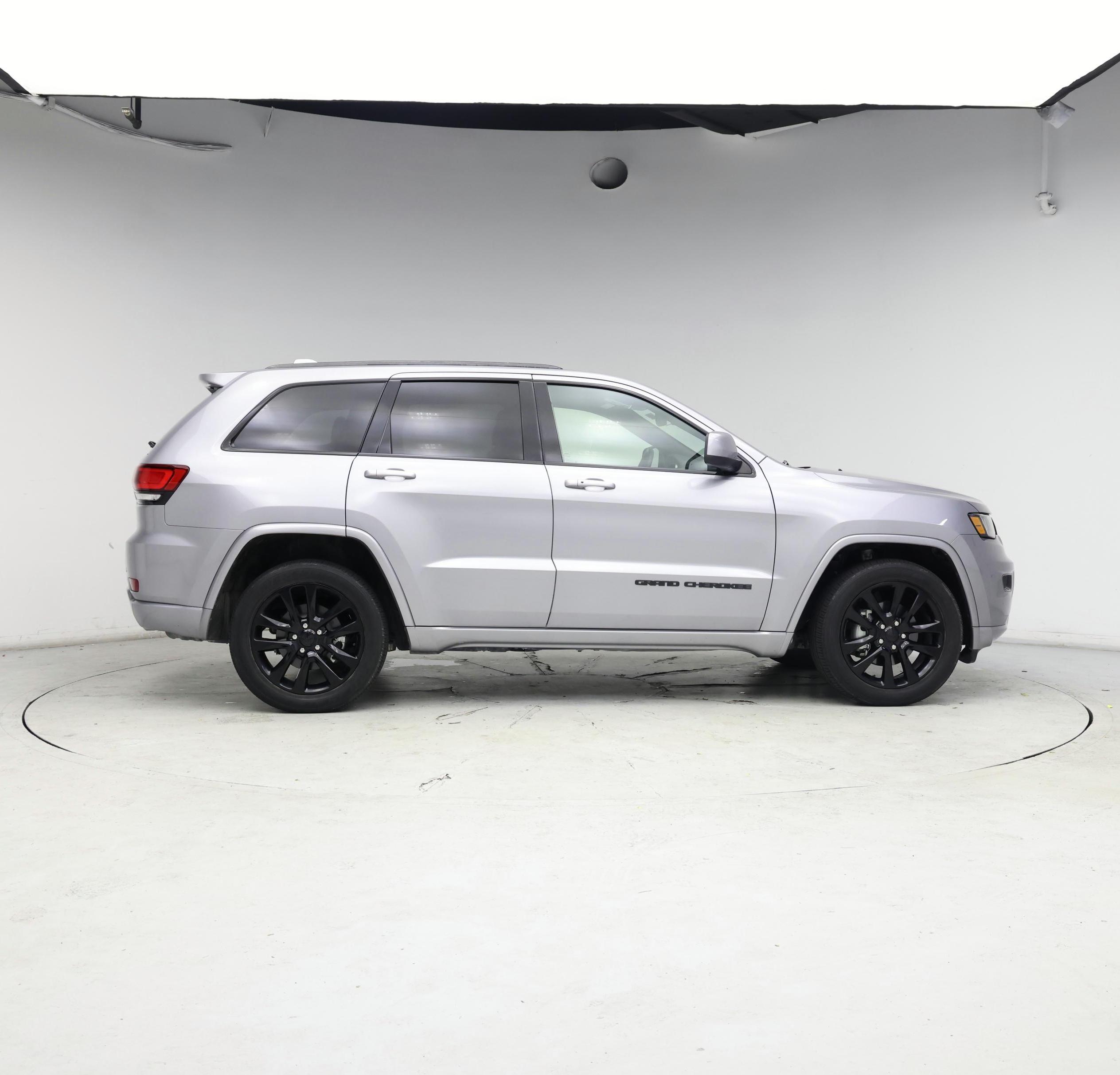 Thumbnail: 2019 Jeep Grand Cherokee - 7