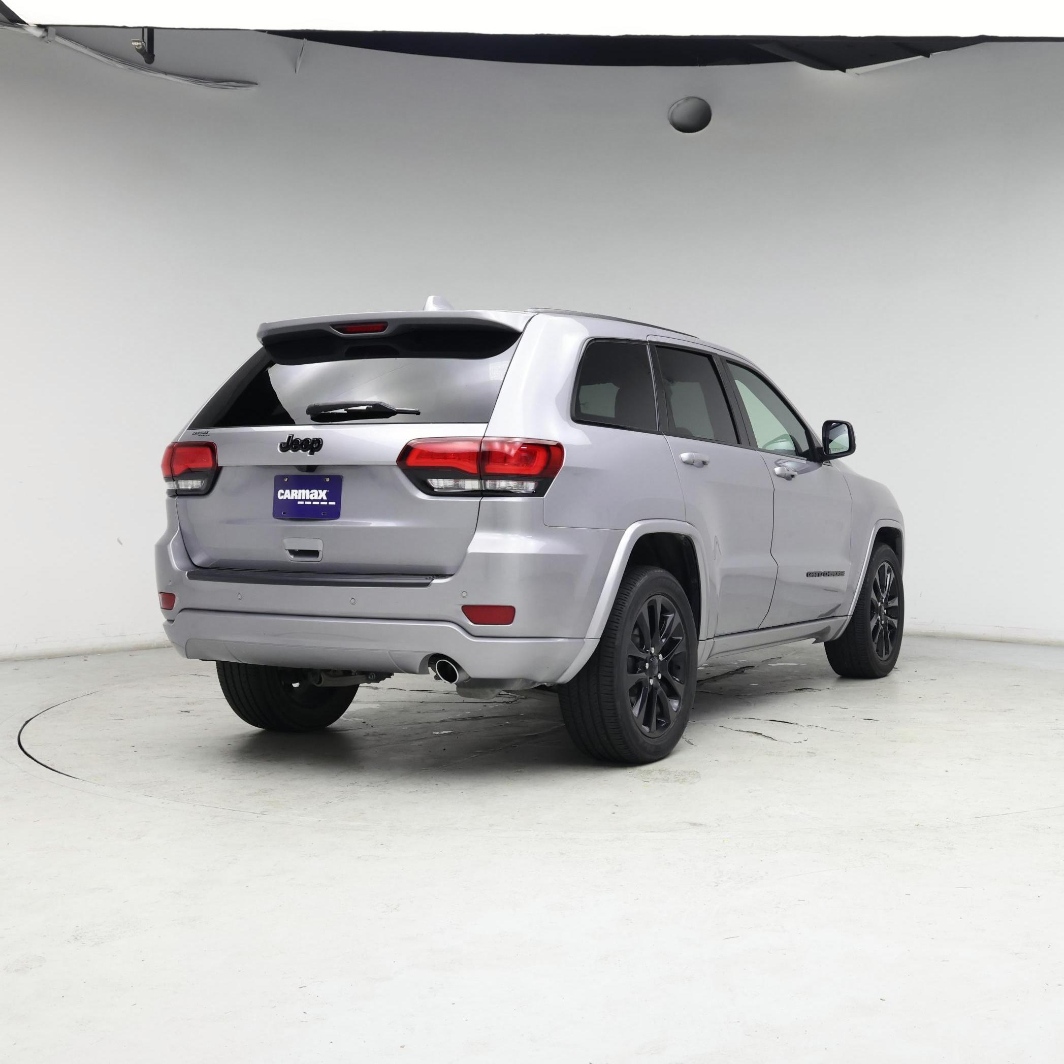Thumbnail: 2019 Jeep Grand Cherokee - 8