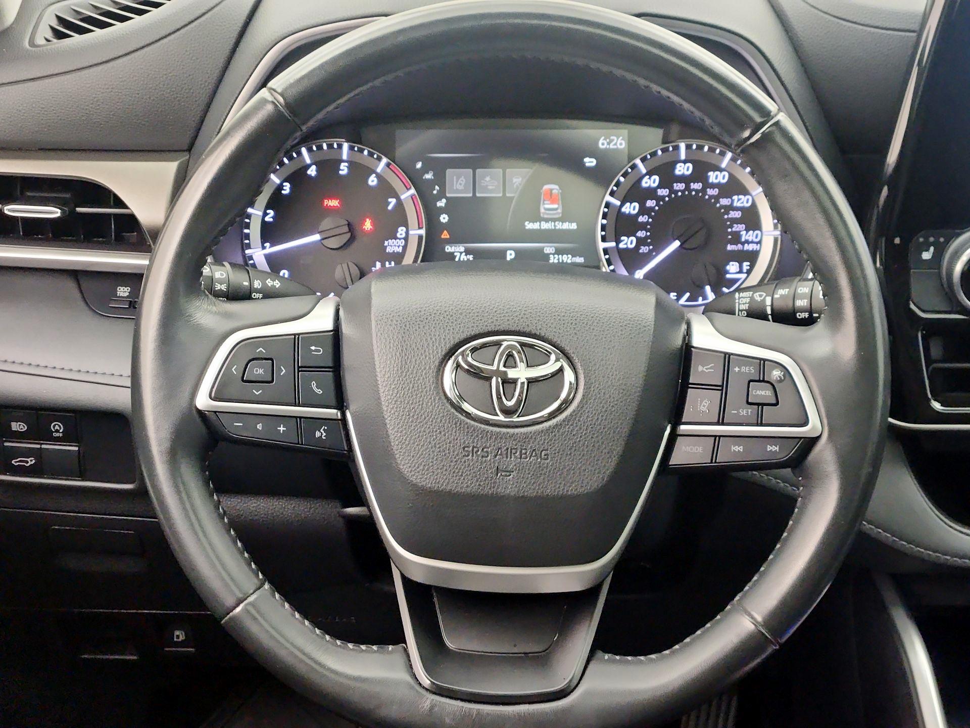 Thumbnail: 2023 Toyota Highlander - 10