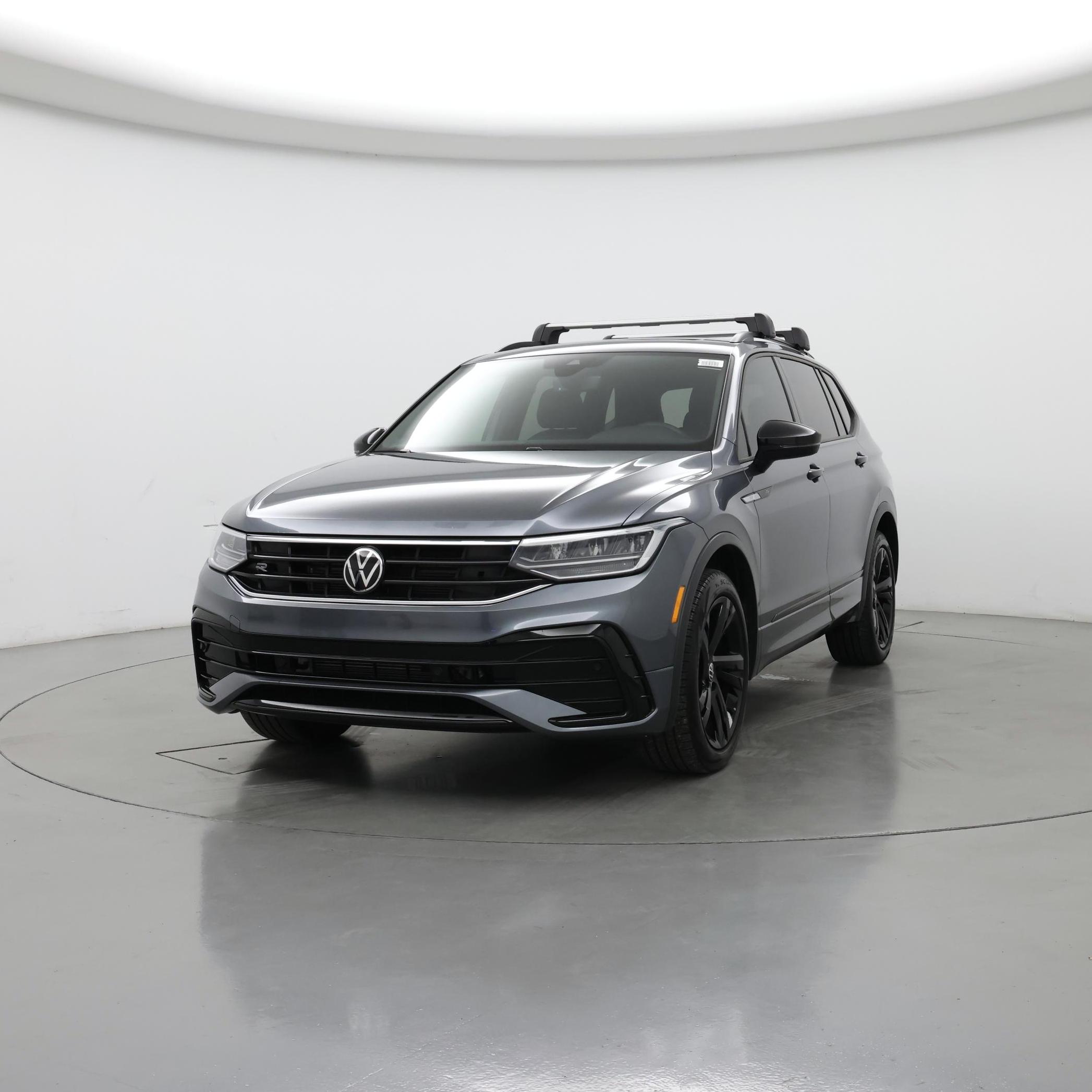 Thumbnail: 2023 Volkswagen Tiguan - 4