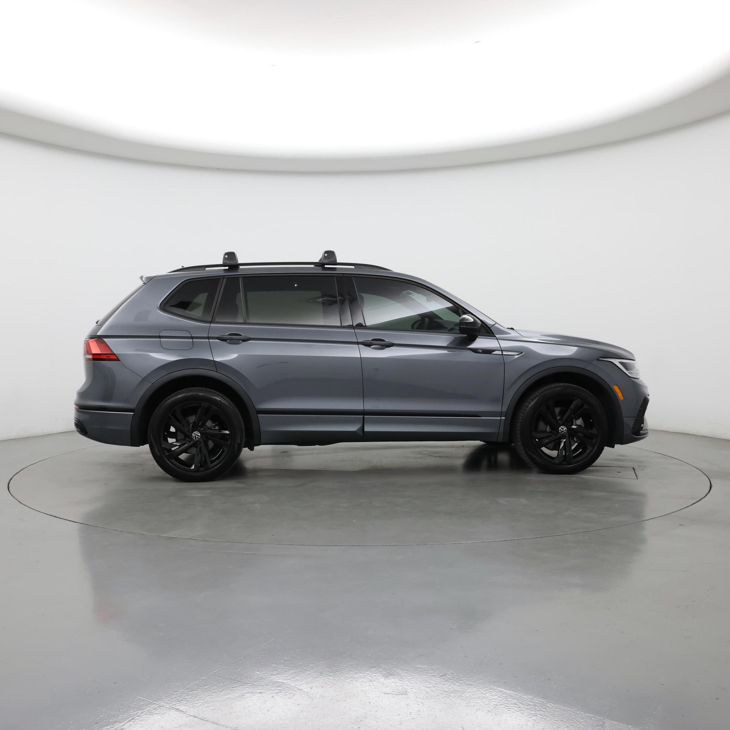 Thumbnail: 2023 Volkswagen Tiguan - 7