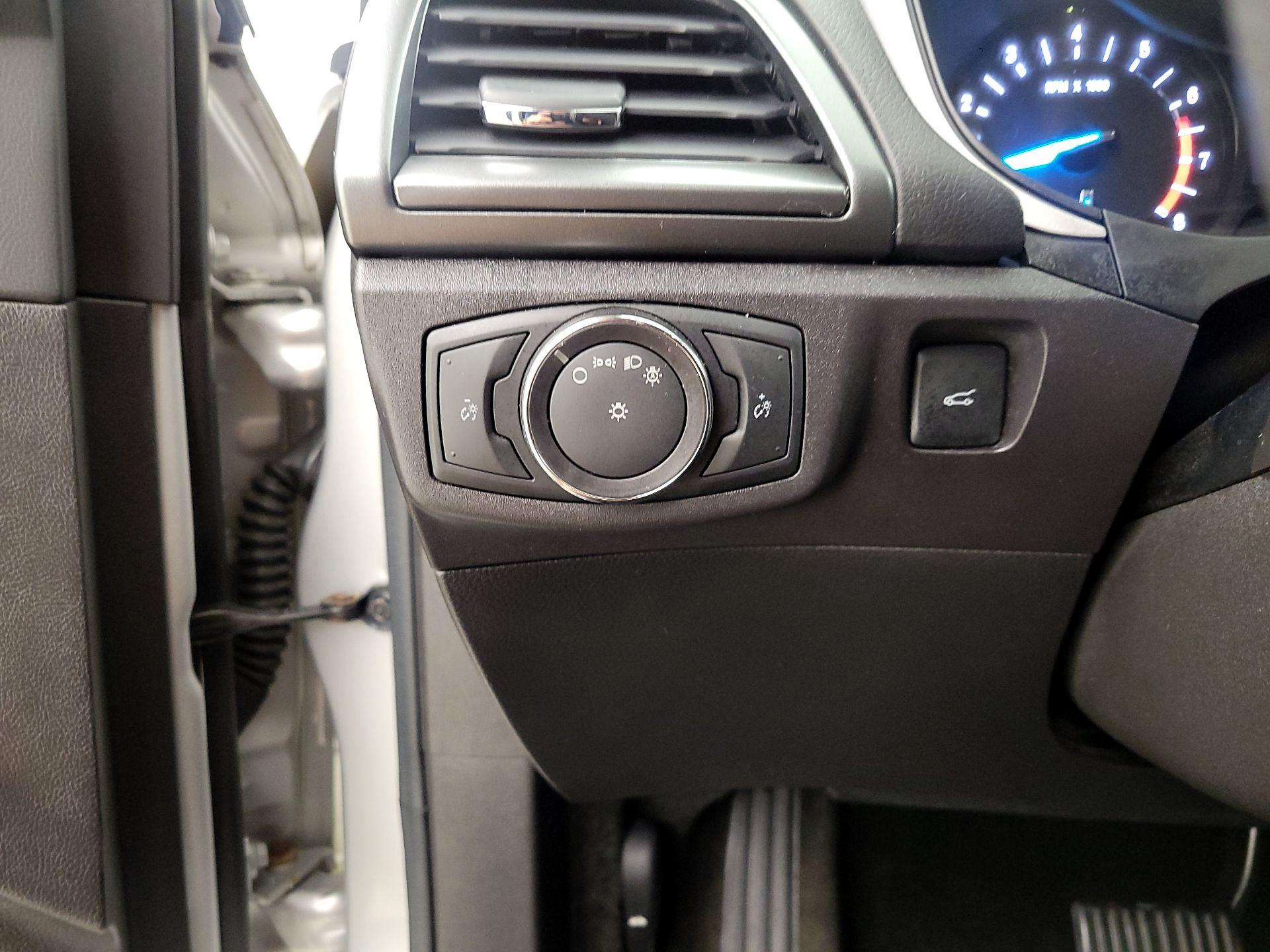 Thumbnail: 2016 Ford Fusion - 13