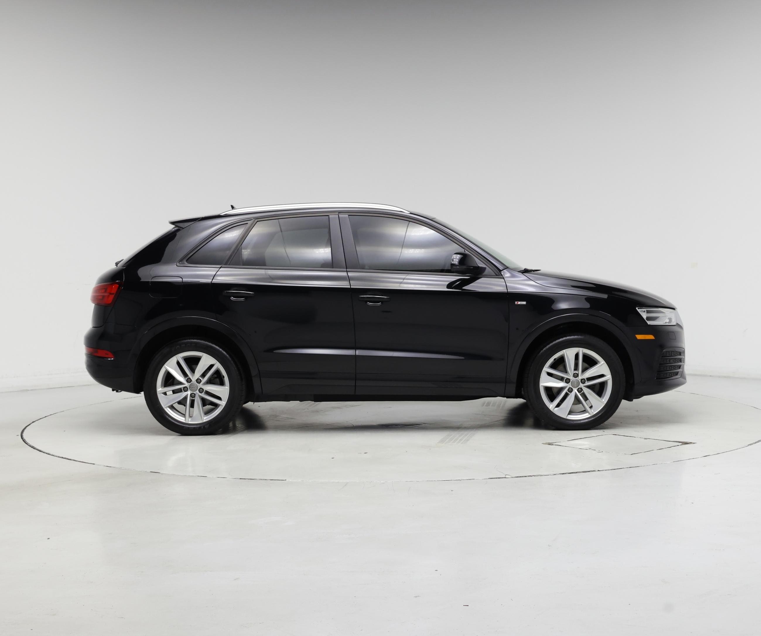 Thumbnail: 2018 Audi Q3 - 7