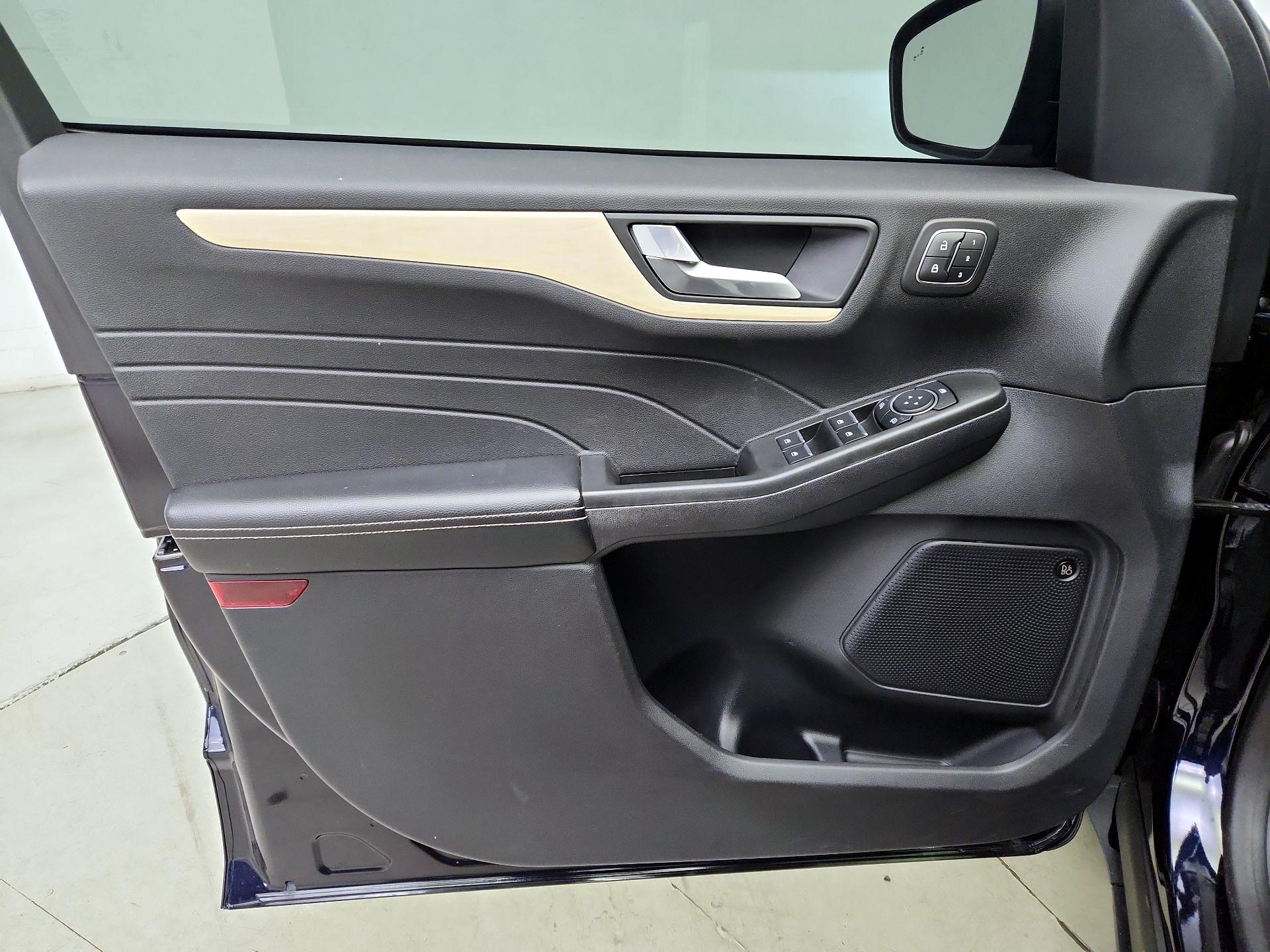 Thumbnail: 2021 Ford Escape - 12