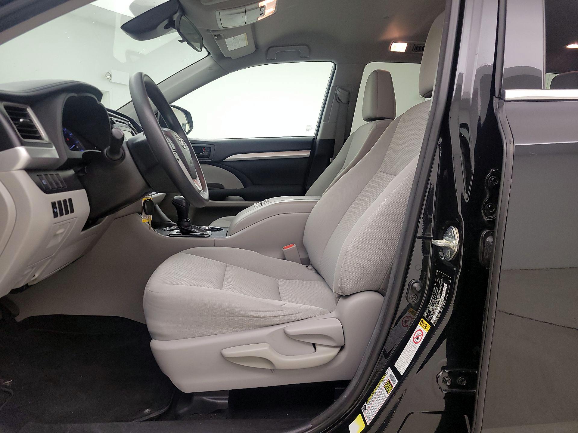 Thumbnail: 2018 Toyota Highlander - 11