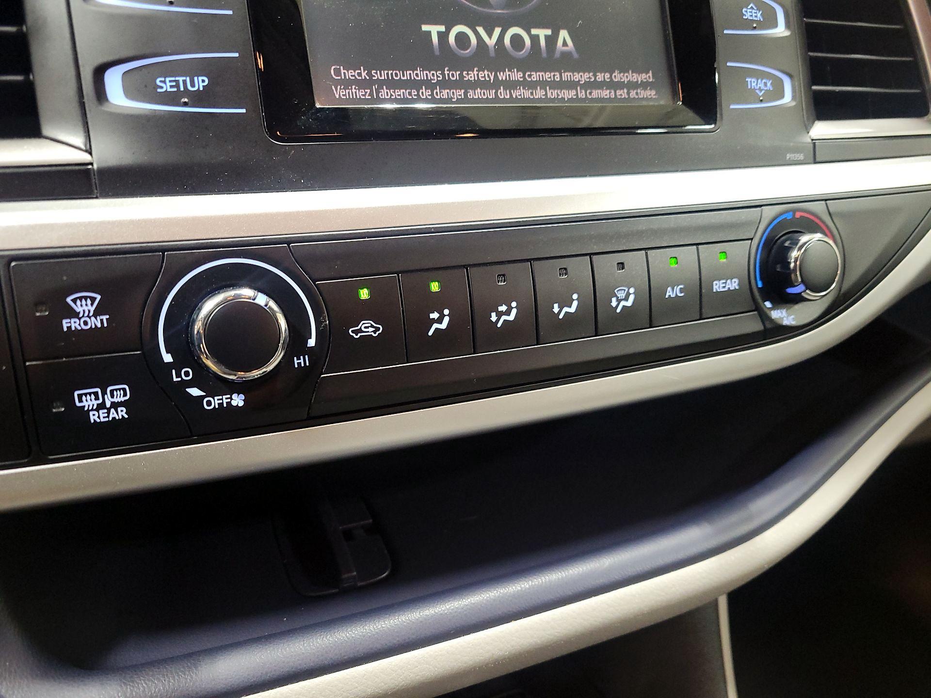 Thumbnail: 2018 Toyota Highlander - 16