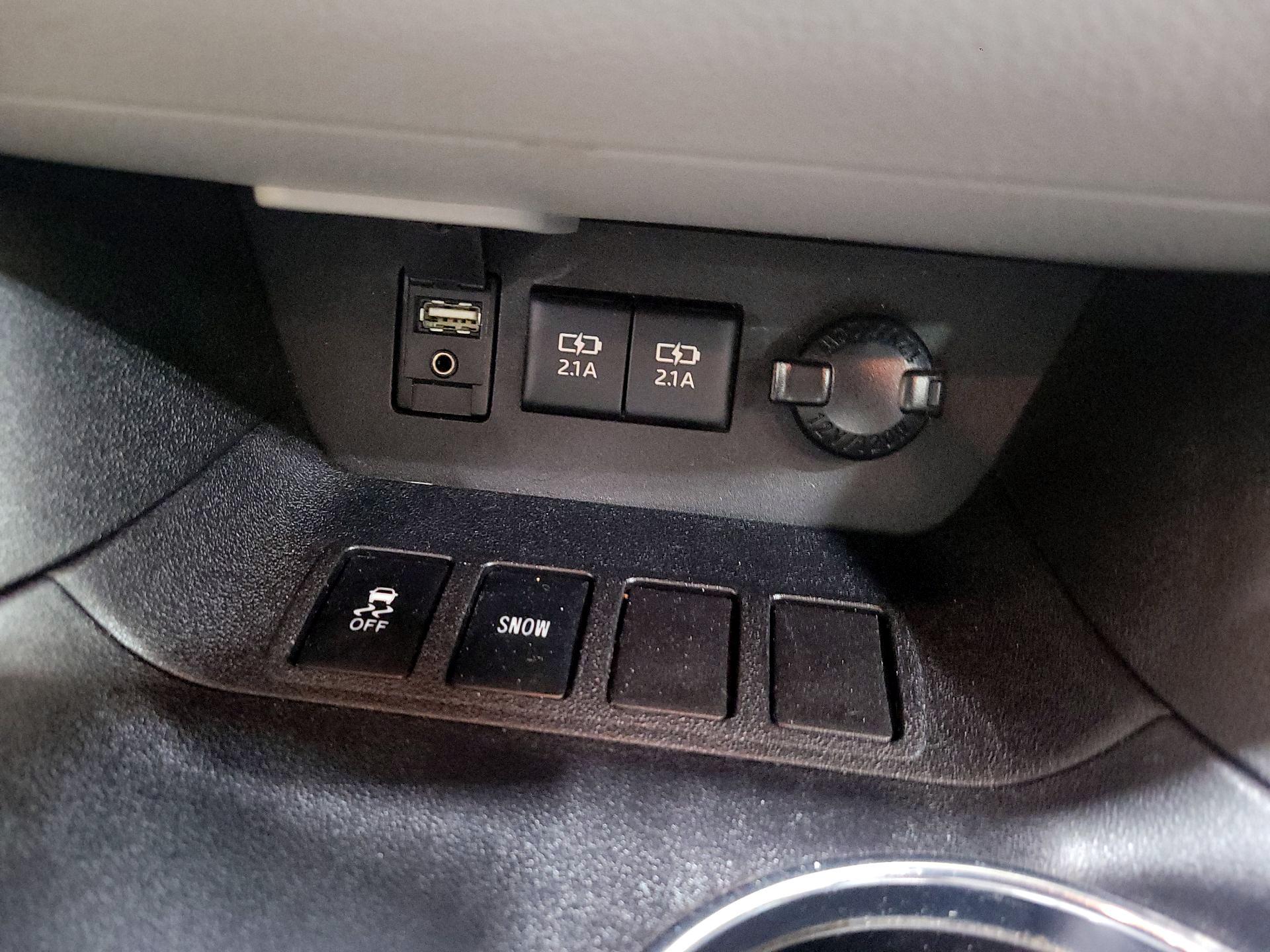 Thumbnail: 2018 Toyota Highlander - 18