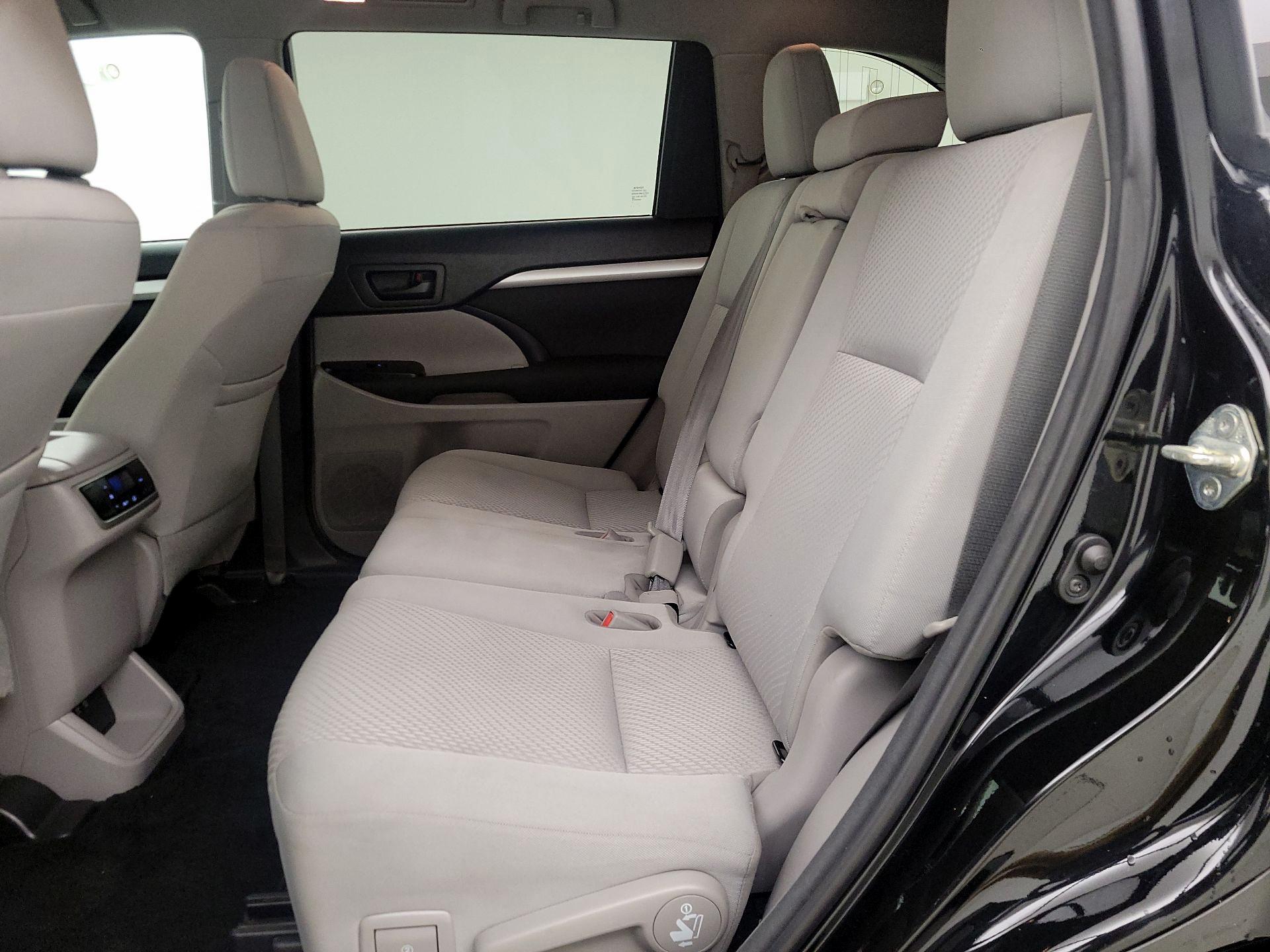 Thumbnail: 2018 Toyota Highlander - 19