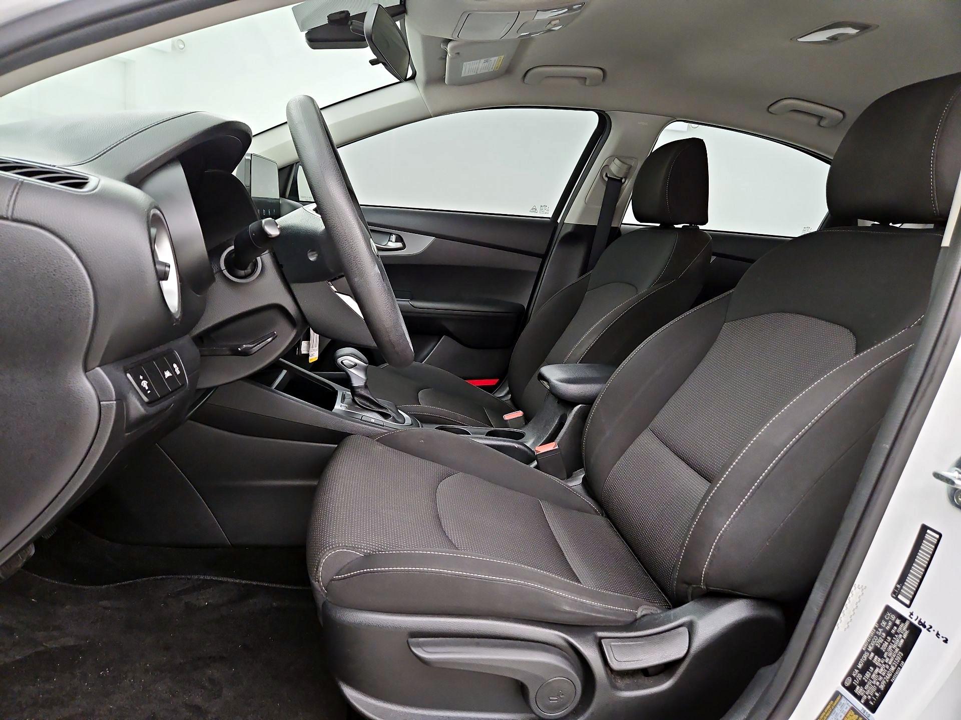 Thumbnail: 2021 Kia Forte - 11