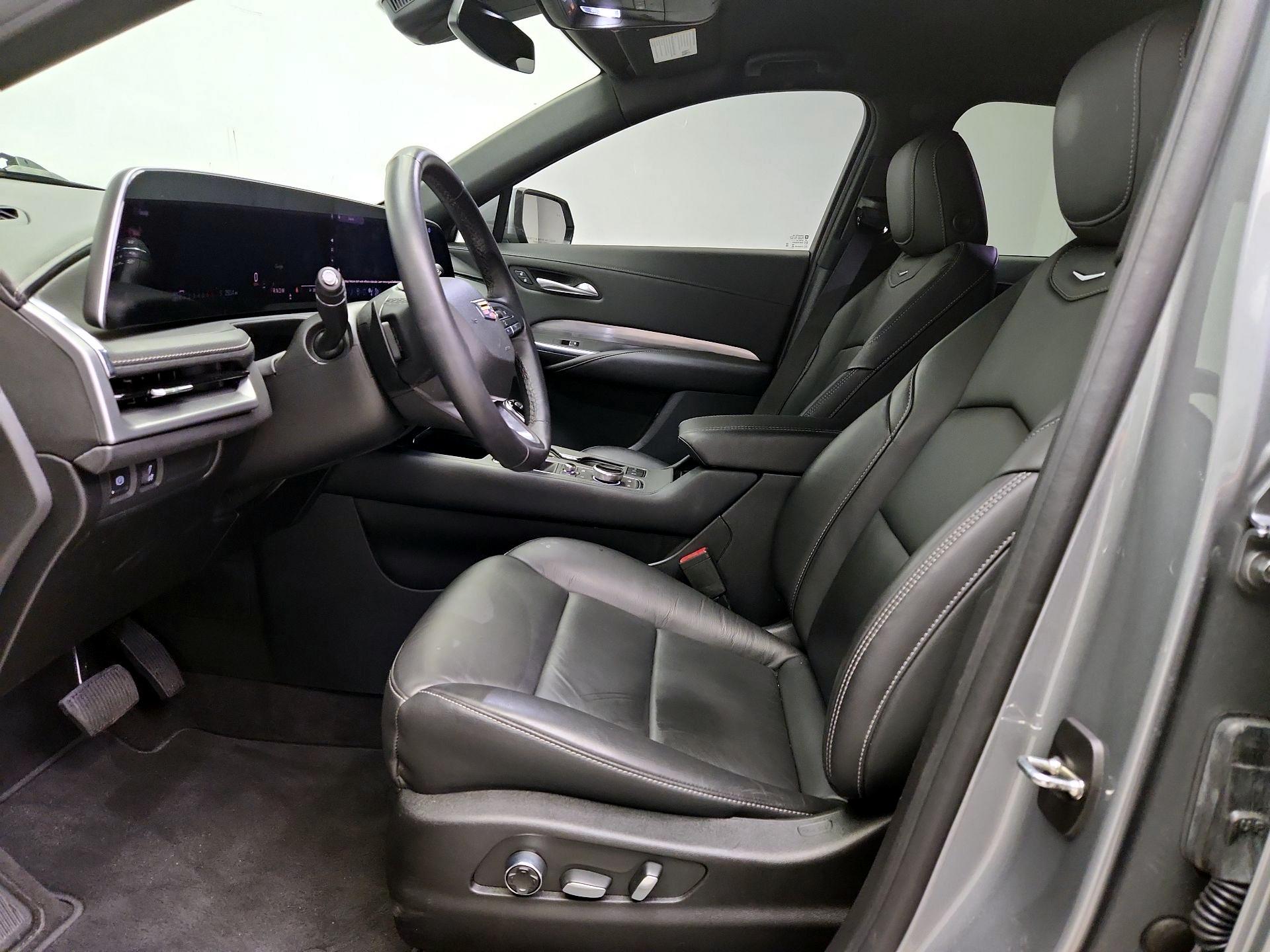 Thumbnail: 2024 Cadillac XT4 - 11