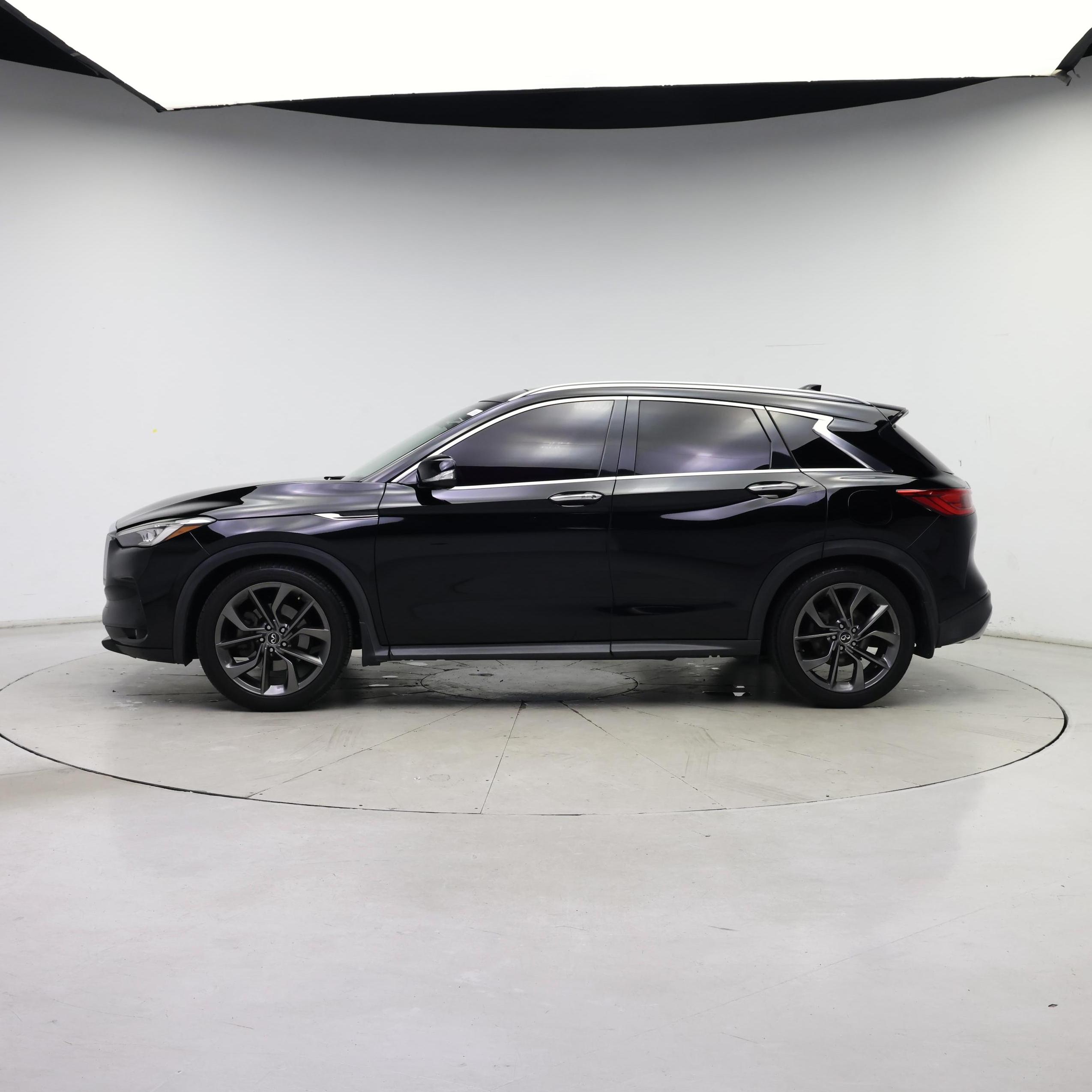 Thumbnail: 2019 INFINITI QX50 - 3