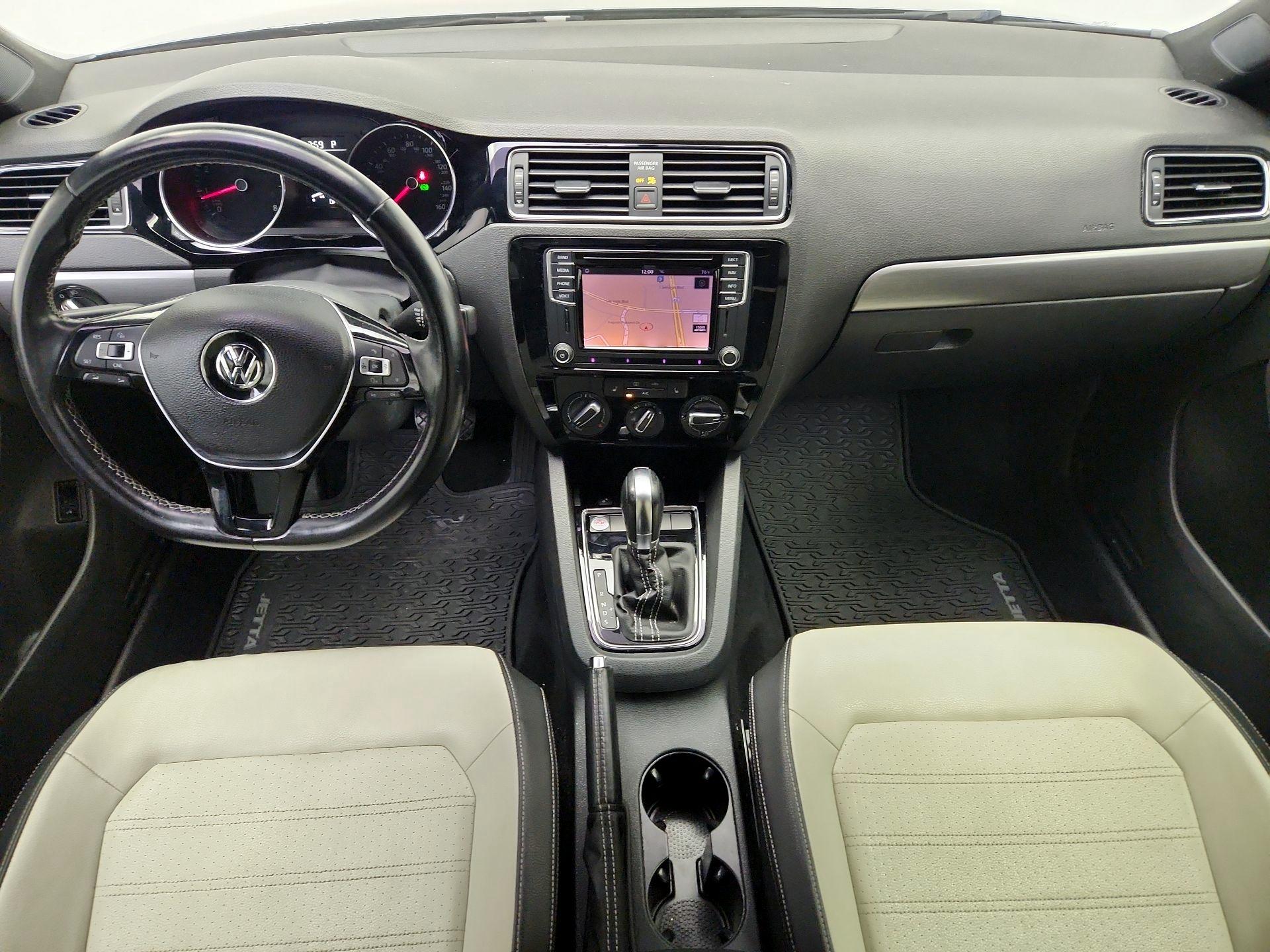 Thumbnail: 2016 Volkswagen Jetta - 9