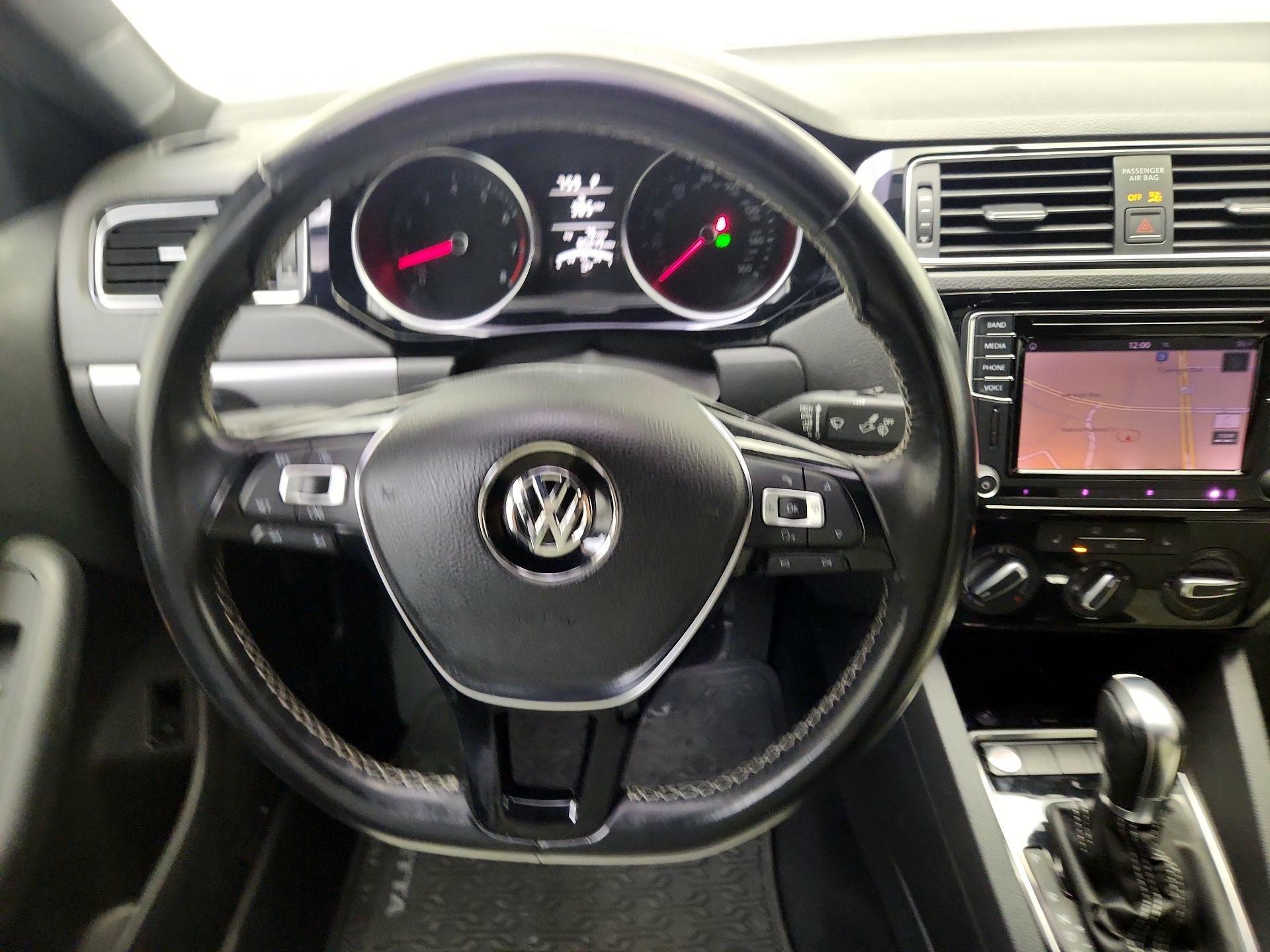 Thumbnail: 2016 Volkswagen Jetta - 10