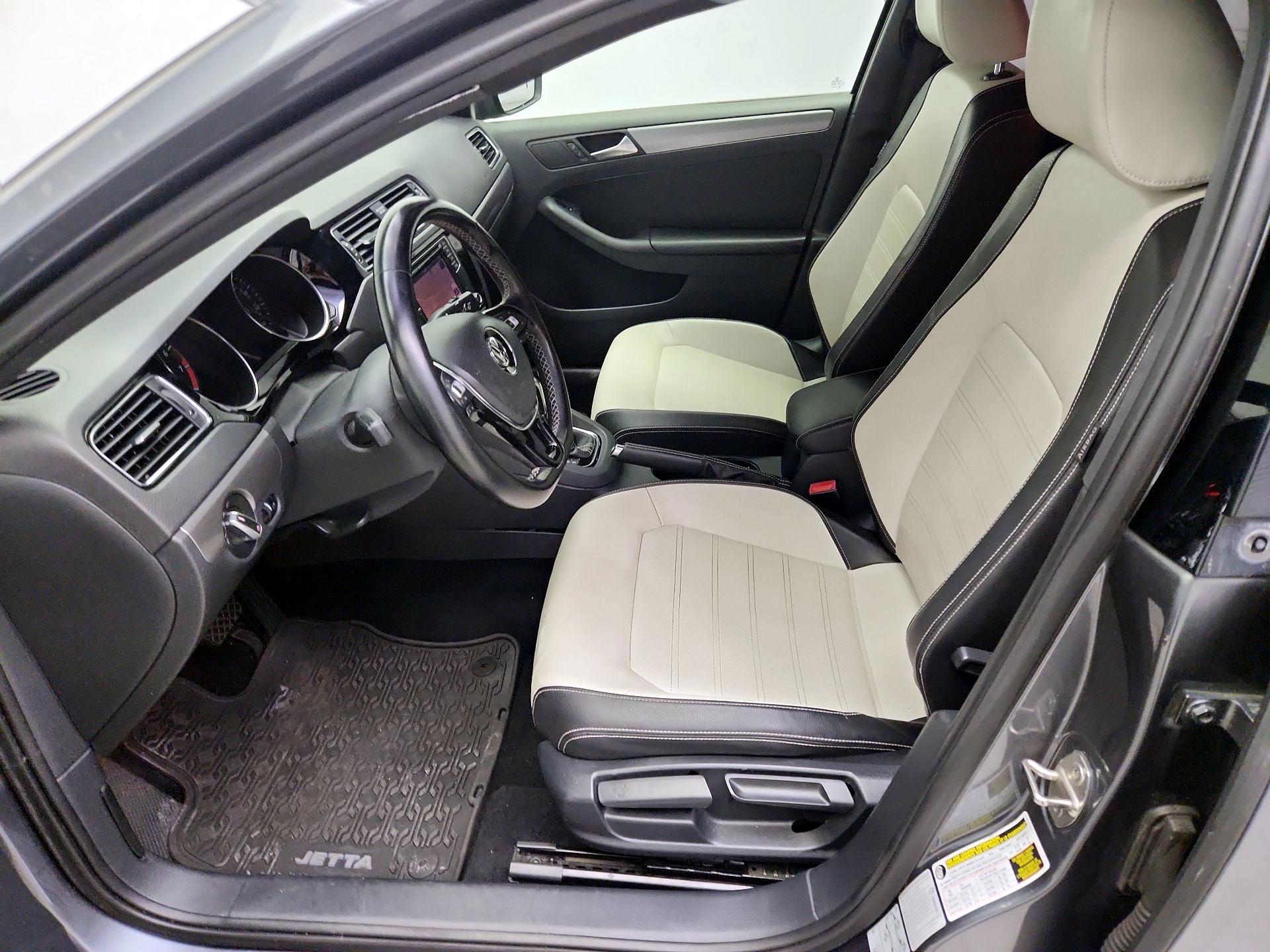 Thumbnail: 2016 Volkswagen Jetta - 11