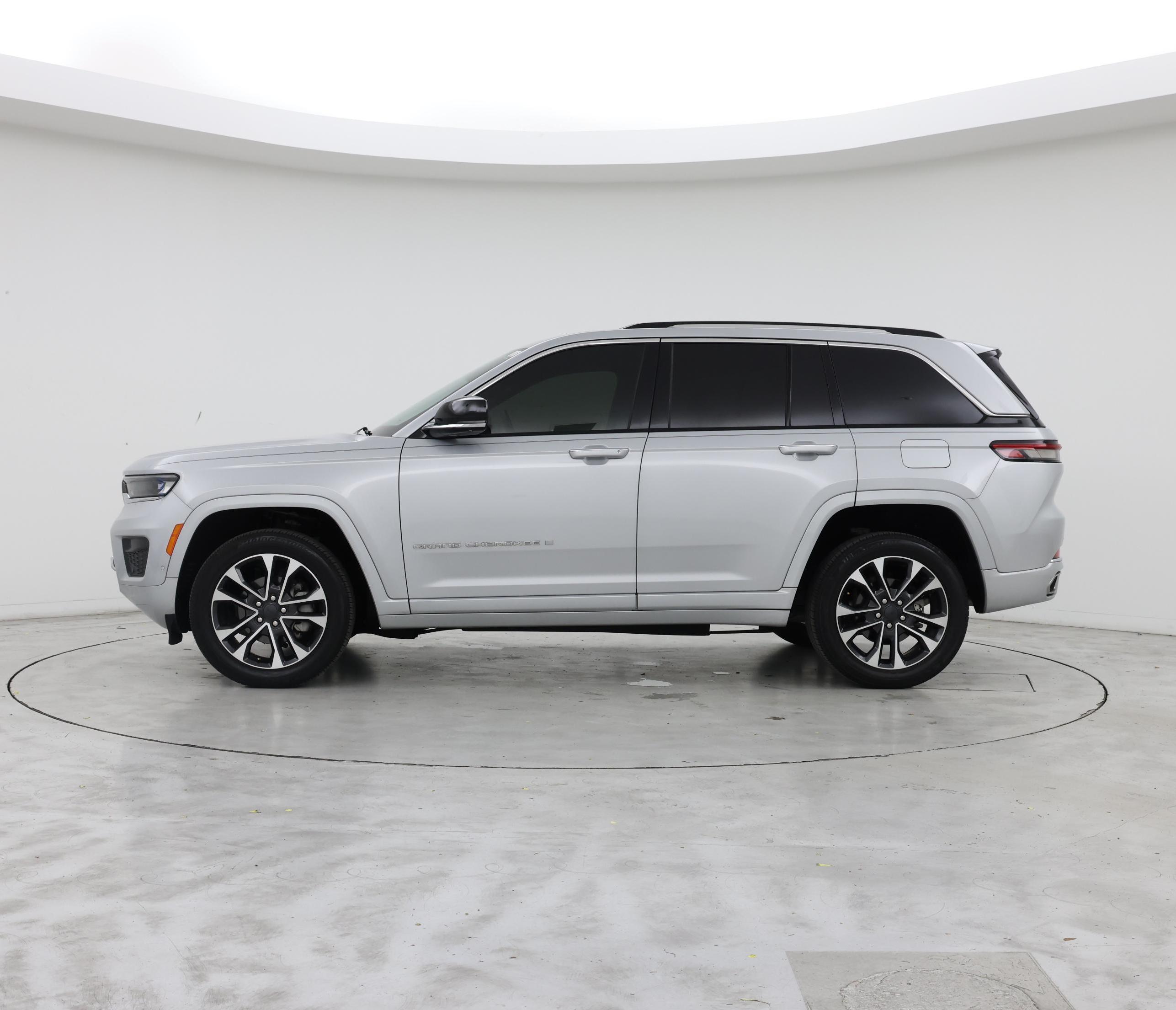 Thumbnail: 2023 Jeep Grand Cherokee - 3