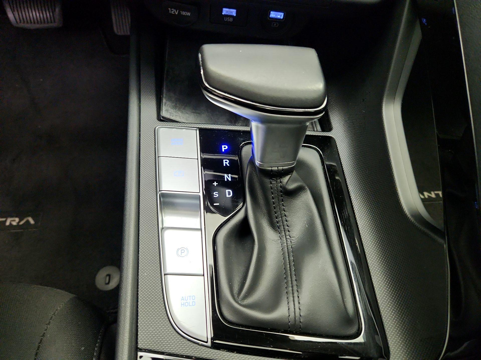 Thumbnail: 2021 Hyundai Elantra - 17