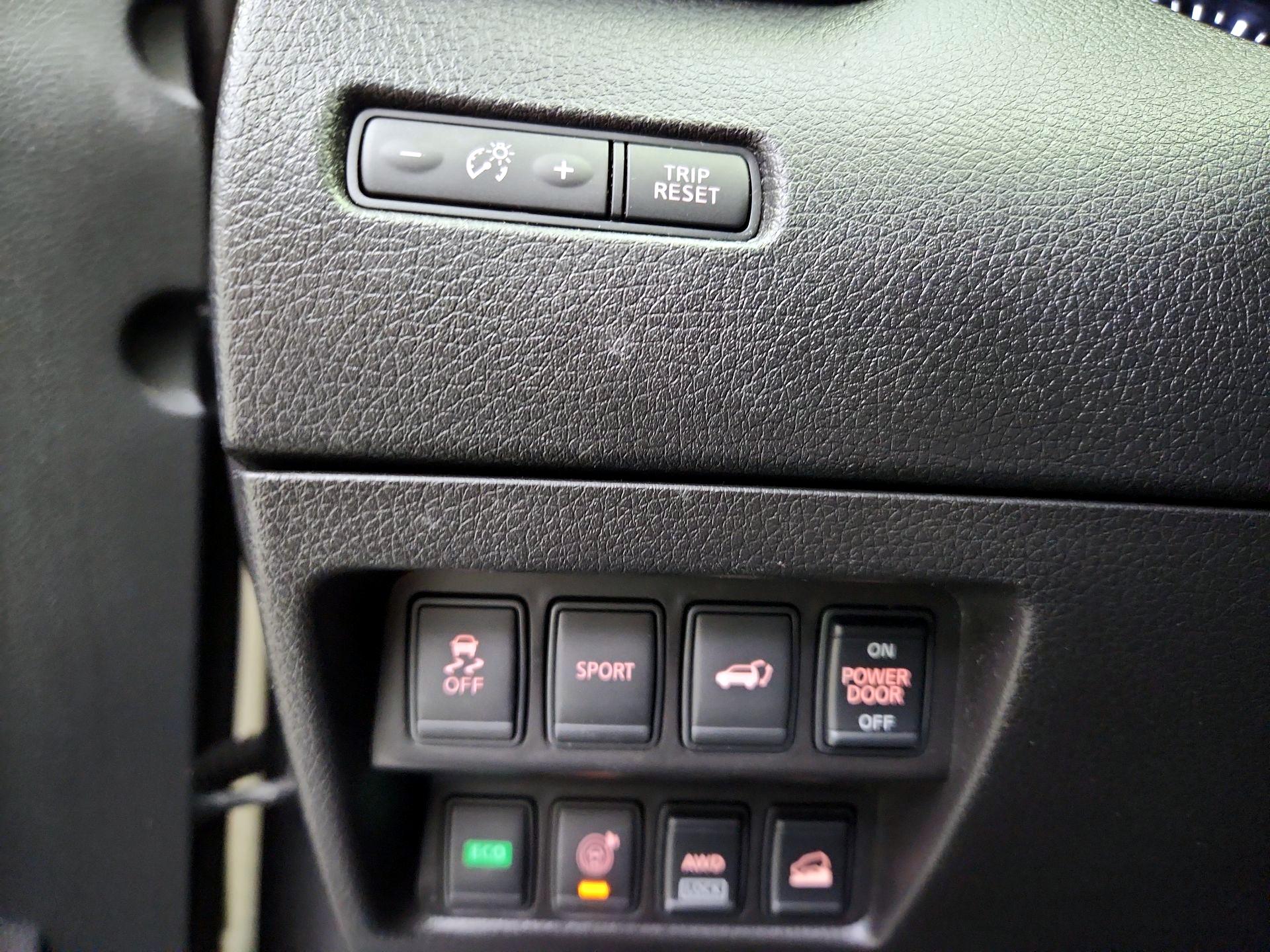 Thumbnail: 2015 Nissan Rogue - 13