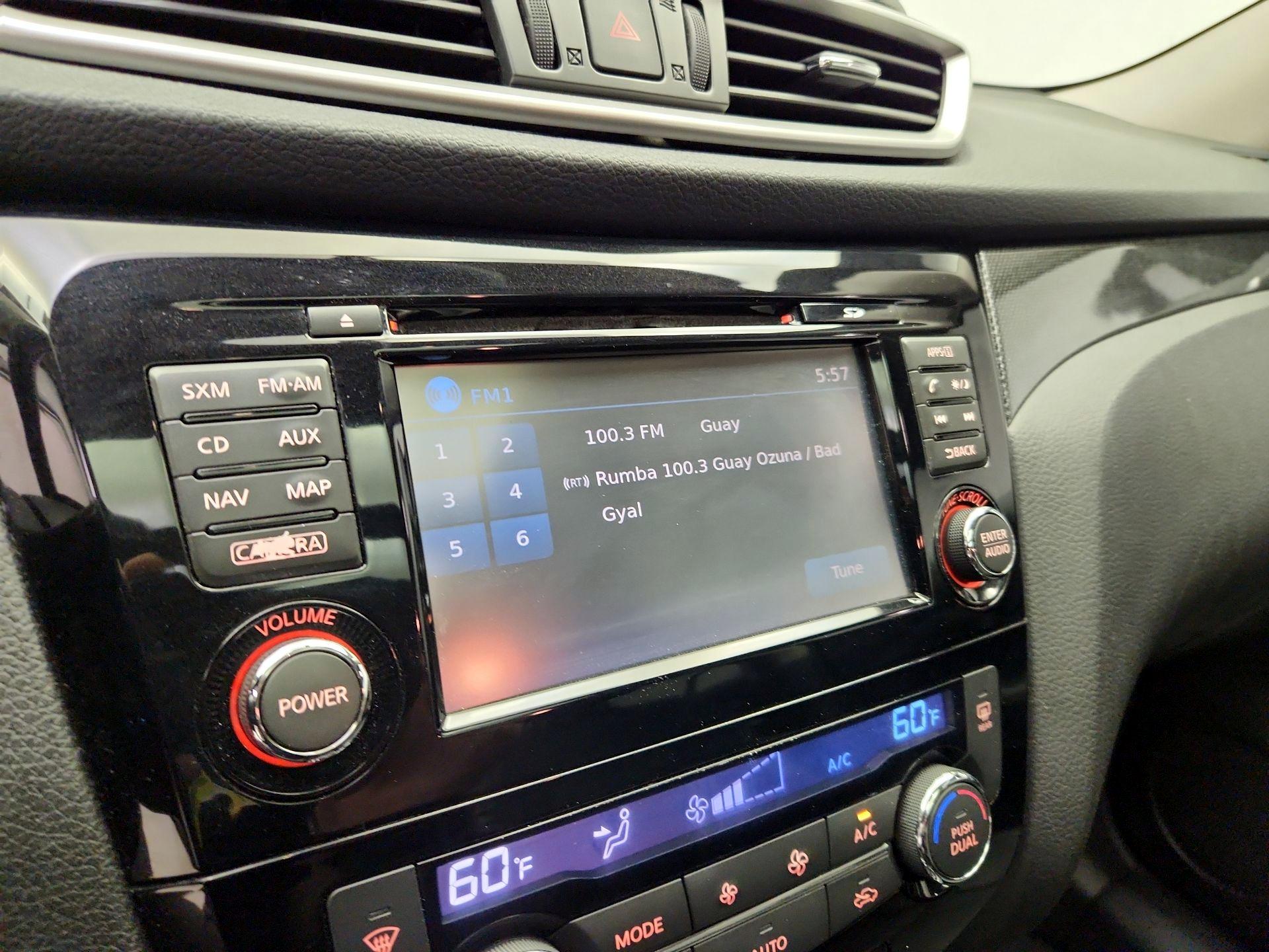 Thumbnail: 2015 Nissan Rogue - 16