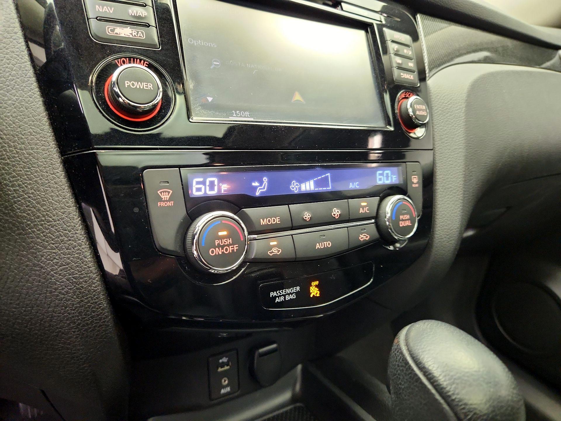 Thumbnail: 2015 Nissan Rogue - 17
