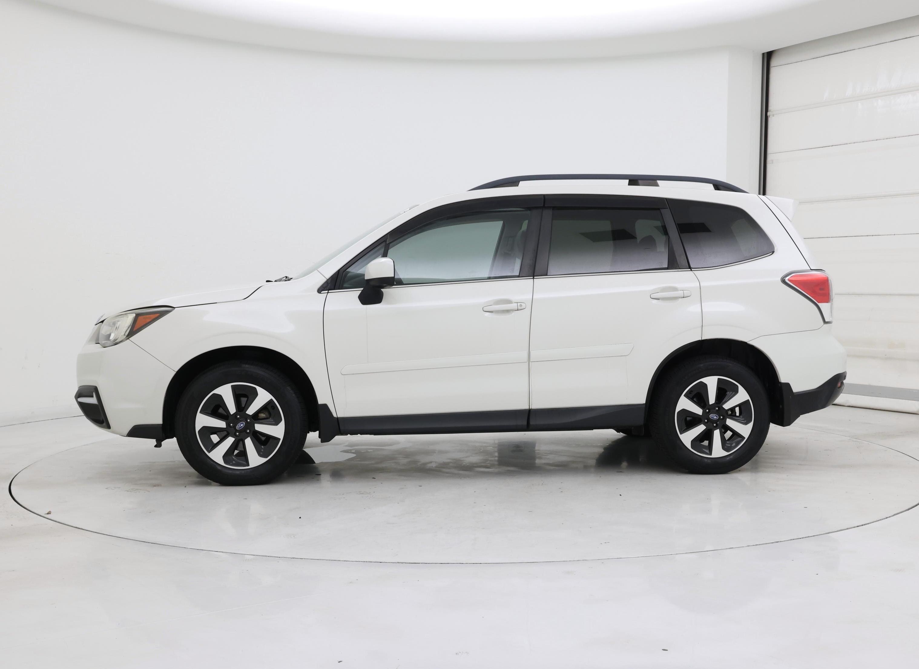 Thumbnail: 2017 Subaru Forester - 3