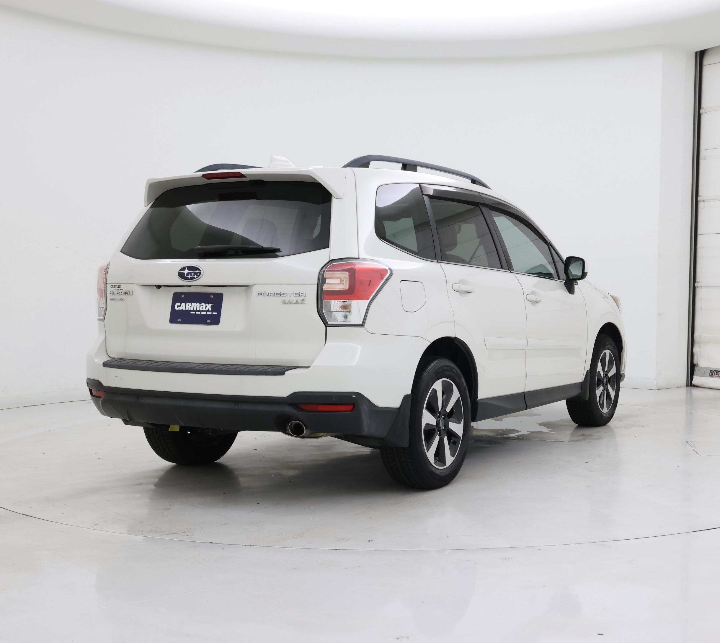 Thumbnail: 2017 Subaru Forester - 8