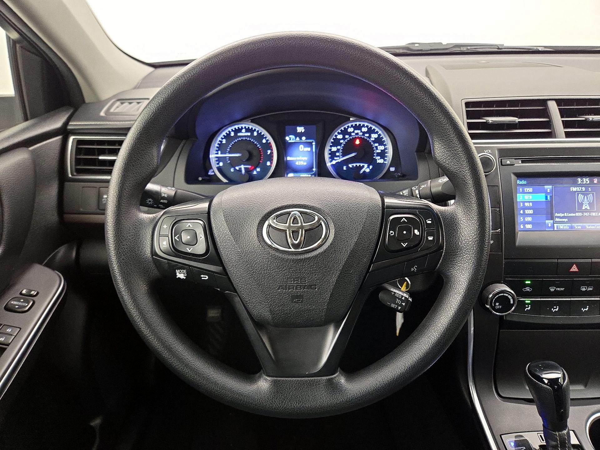 Thumbnail: 2017 Toyota Camry - 10