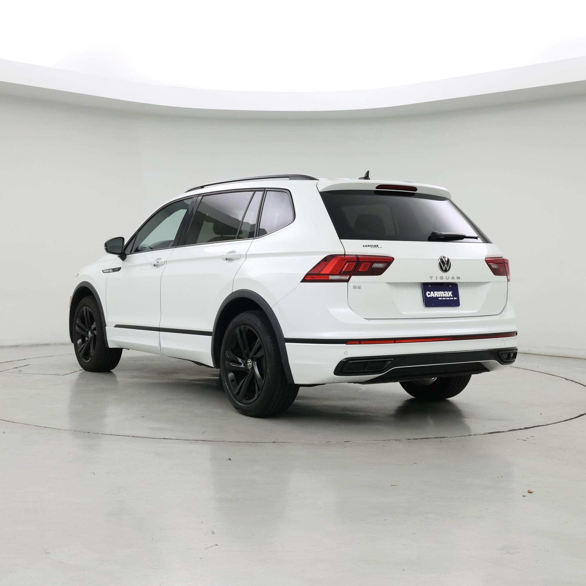 Thumbnail: 2023 Volkswagen Tiguan - 2