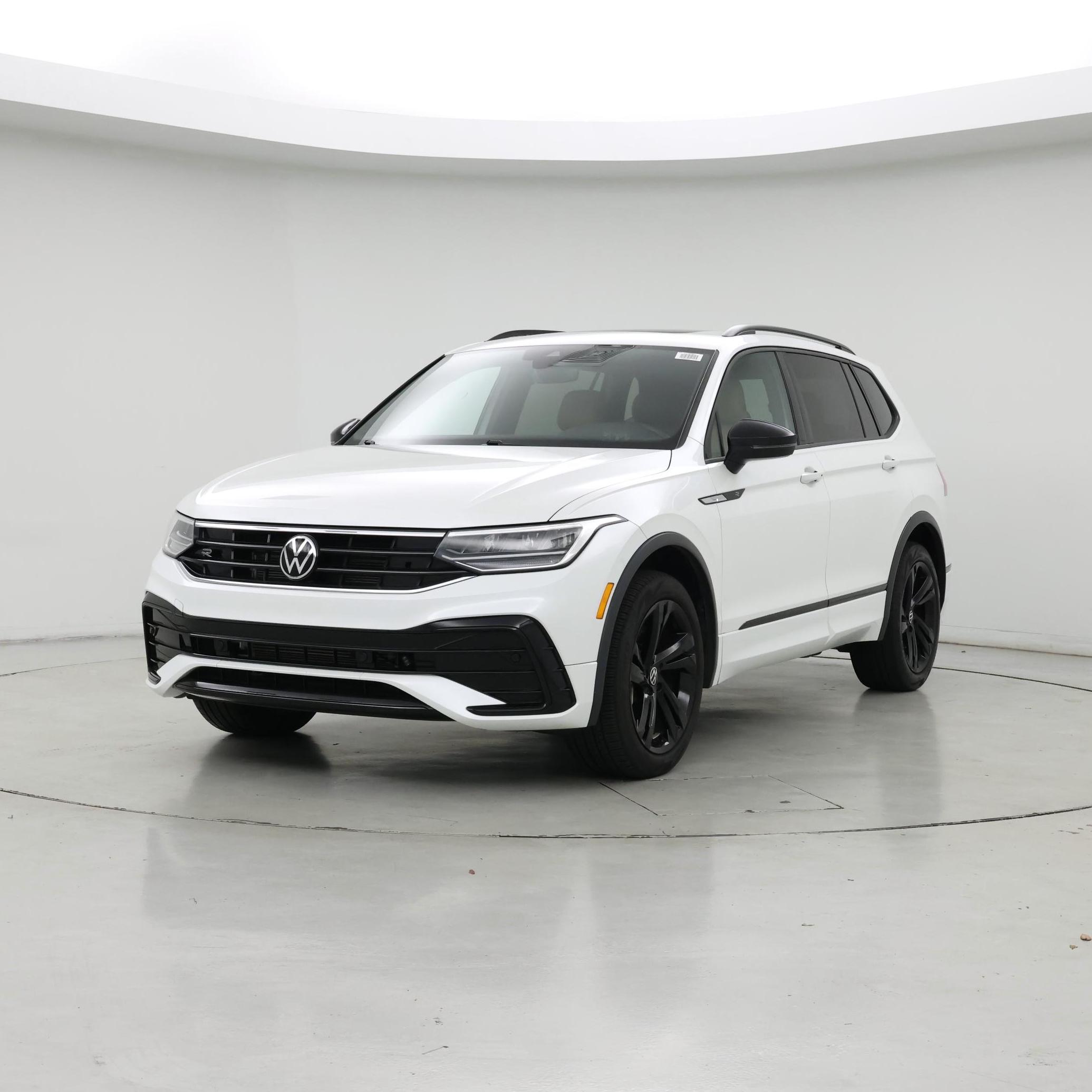 Thumbnail: 2023 Volkswagen Tiguan - 4