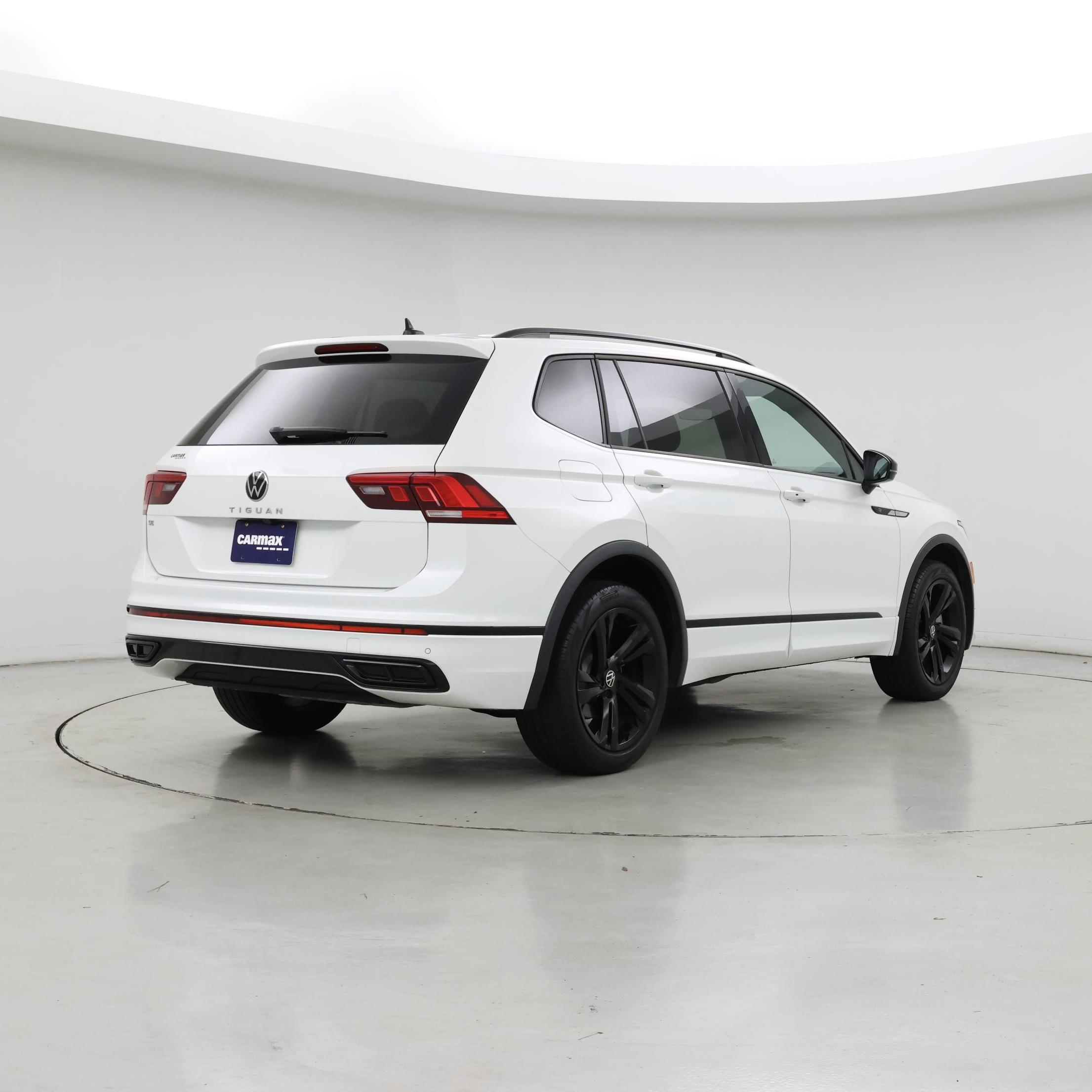 Thumbnail: 2023 Volkswagen Tiguan - 8