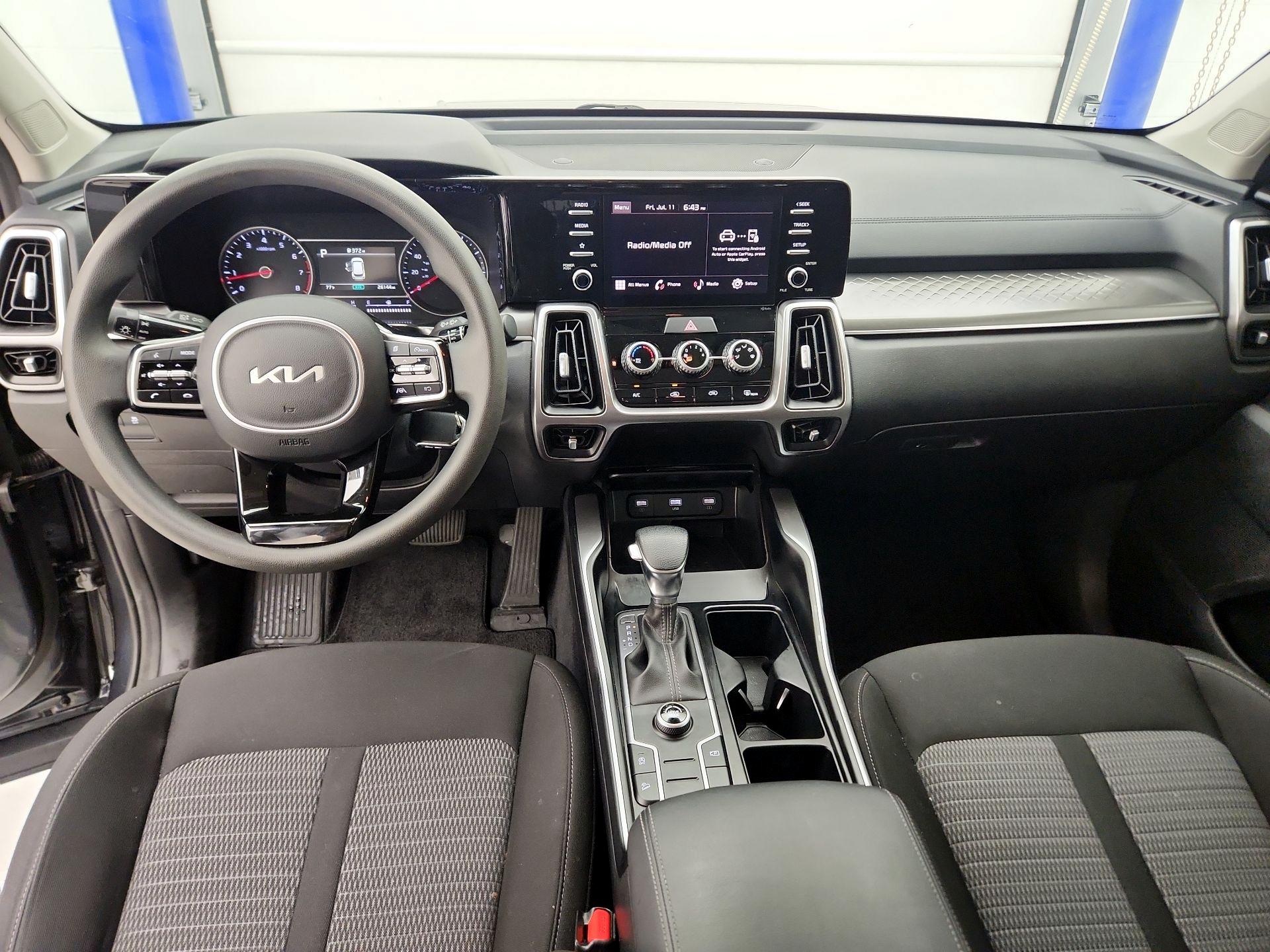 Thumbnail: 2022 Kia Sorento - 9