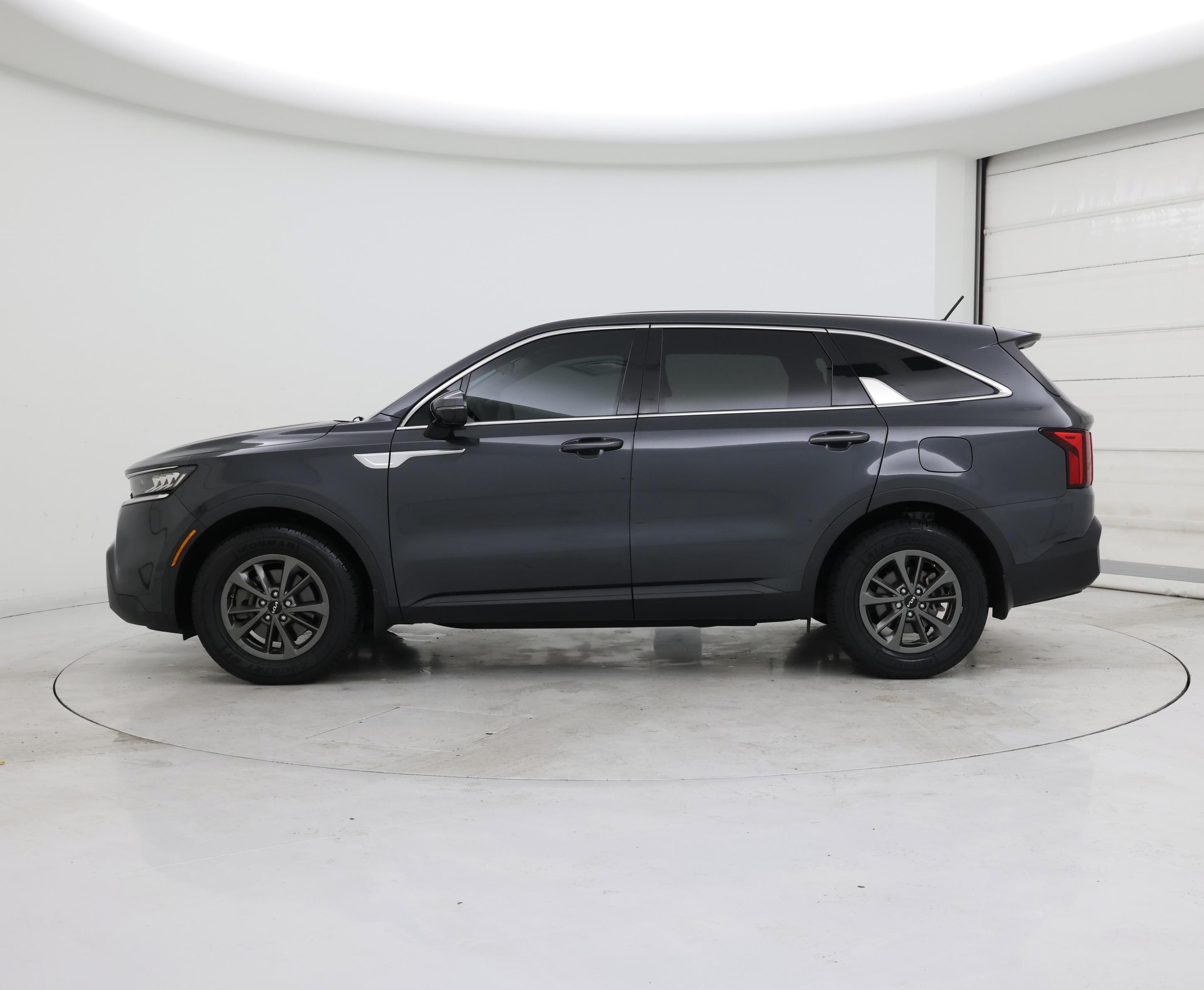 Thumbnail: 2022 Kia Sorento - 3