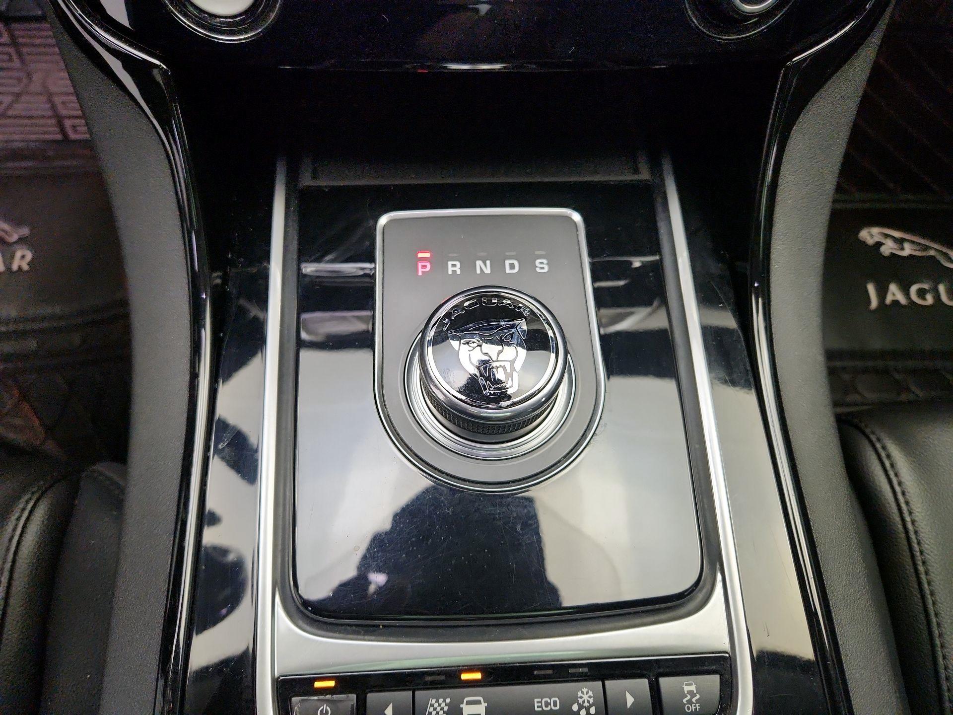 Thumbnail: 2017 Jaguar XE - 18