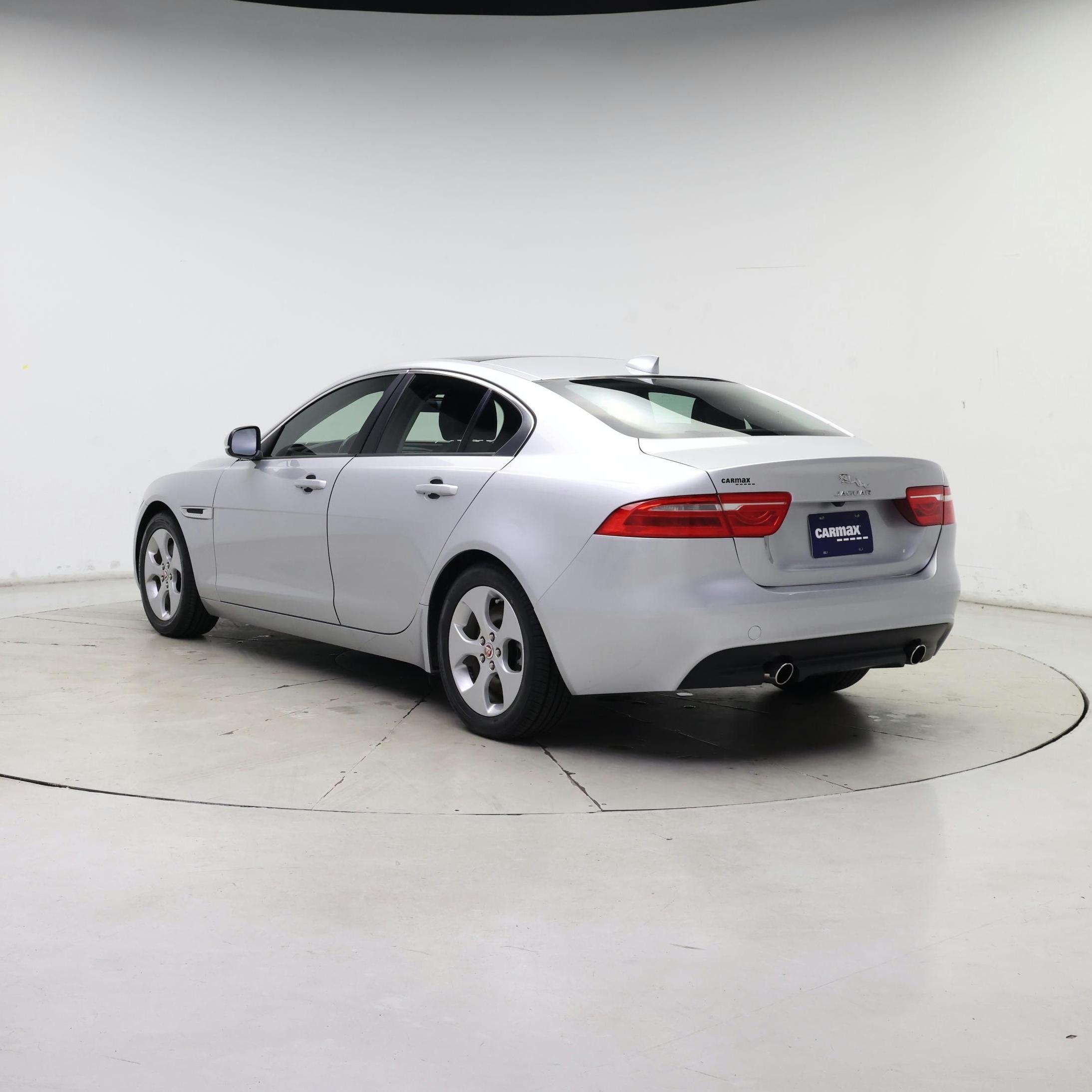 Thumbnail: 2017 Jaguar XE - 2
