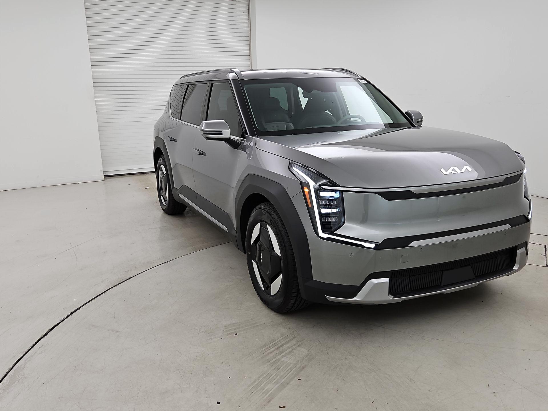 Thumbnail: 2024 Kia EV9 - 1