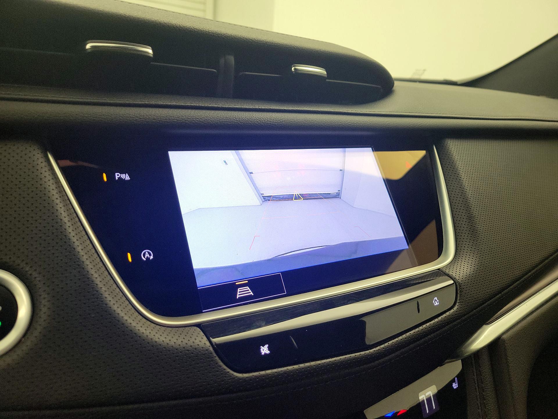 Thumbnail: 2023 Cadillac XT5 - 14
