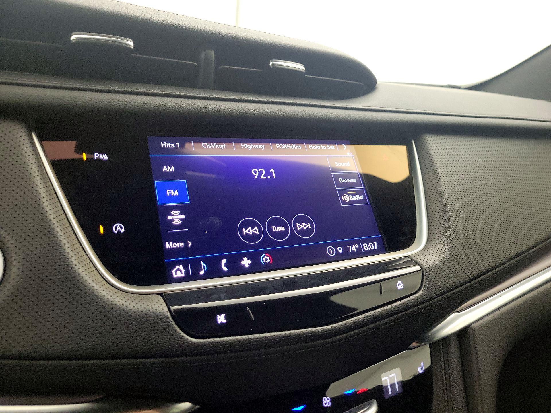 Thumbnail: 2023 Cadillac XT5 - 15