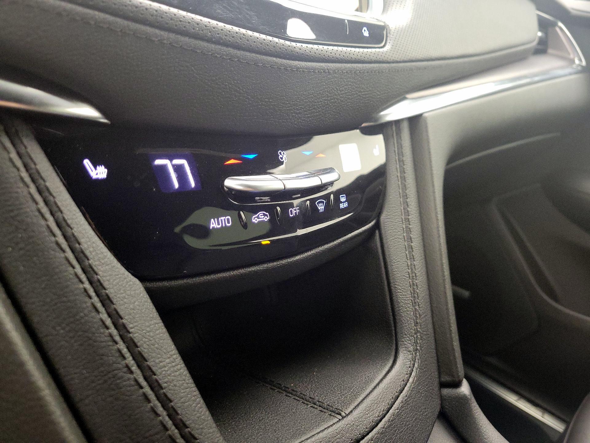 Thumbnail: 2023 Cadillac XT5 - 16