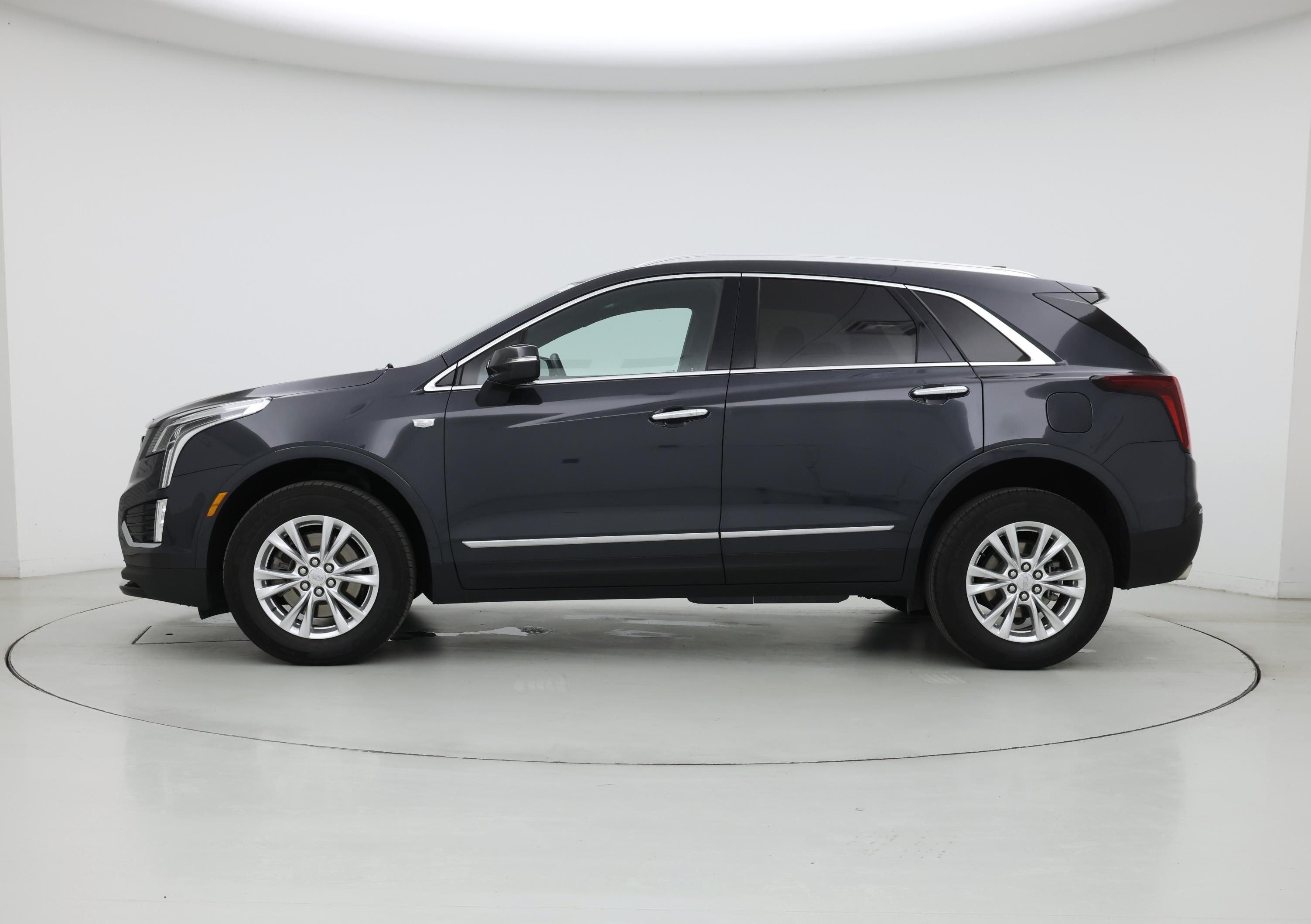 Thumbnail: 2023 Cadillac XT5 - 3