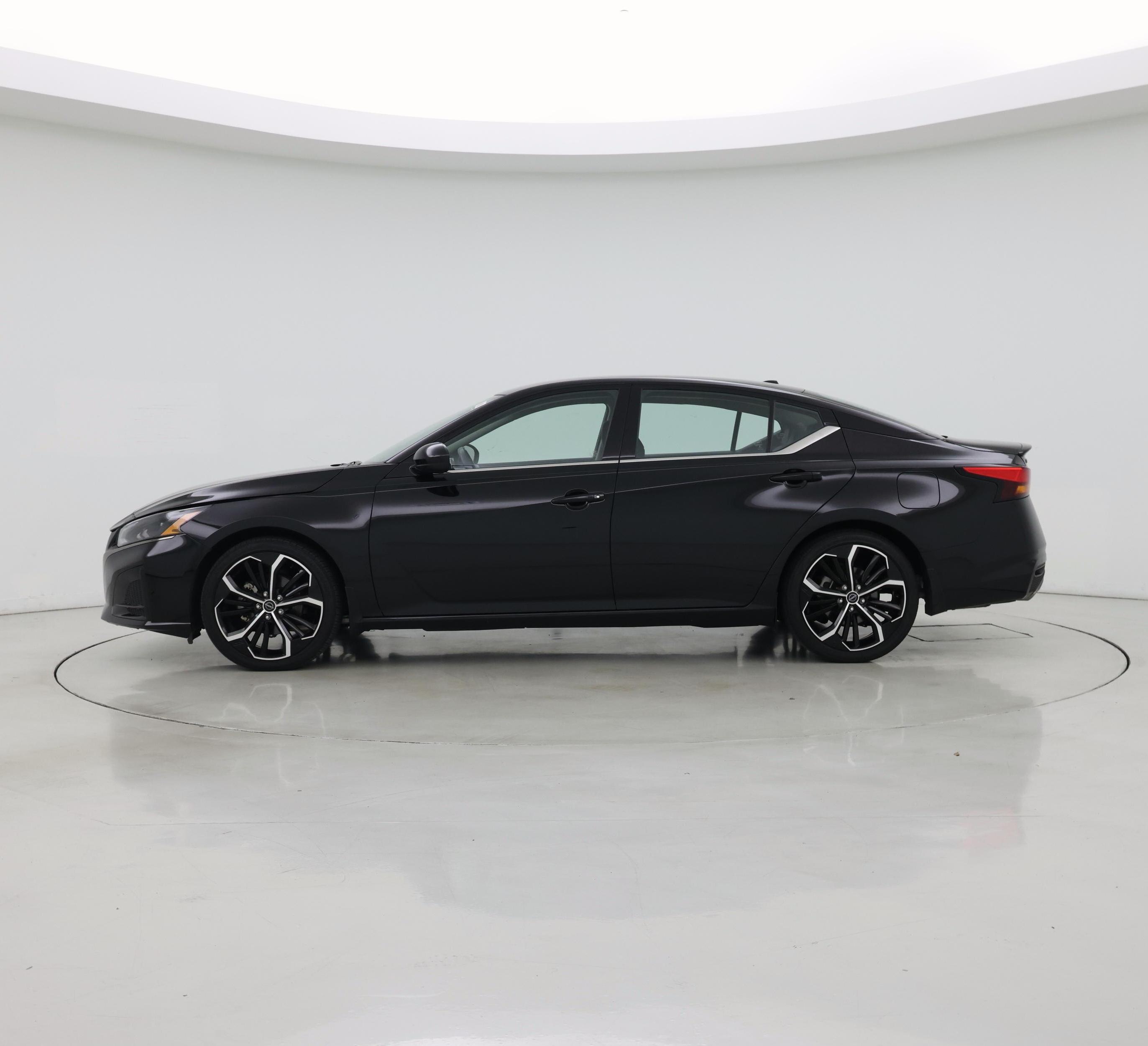 Thumbnail: 2023 Nissan Altima - 3