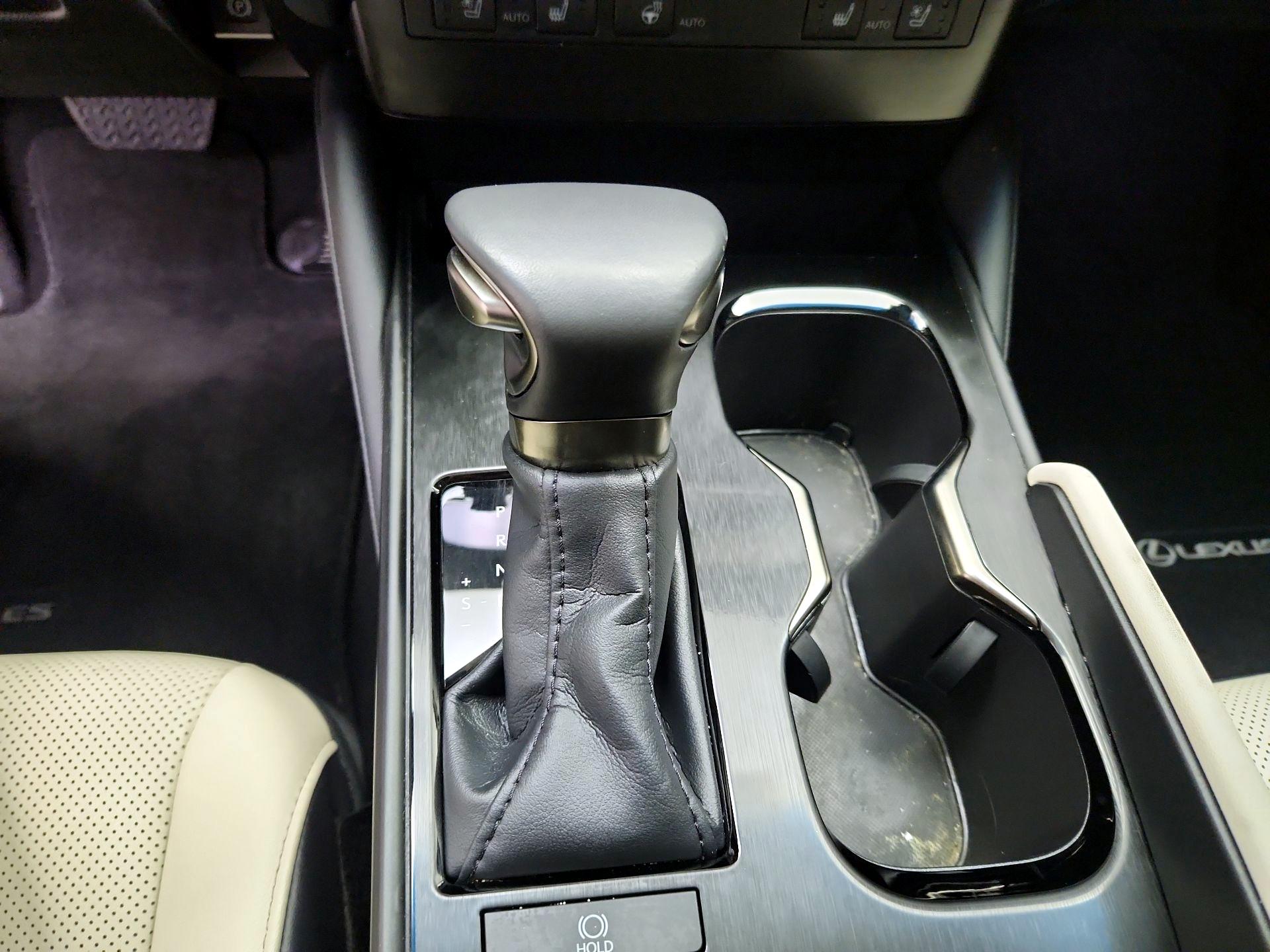 Thumbnail: 2023 Lexus ES - 18