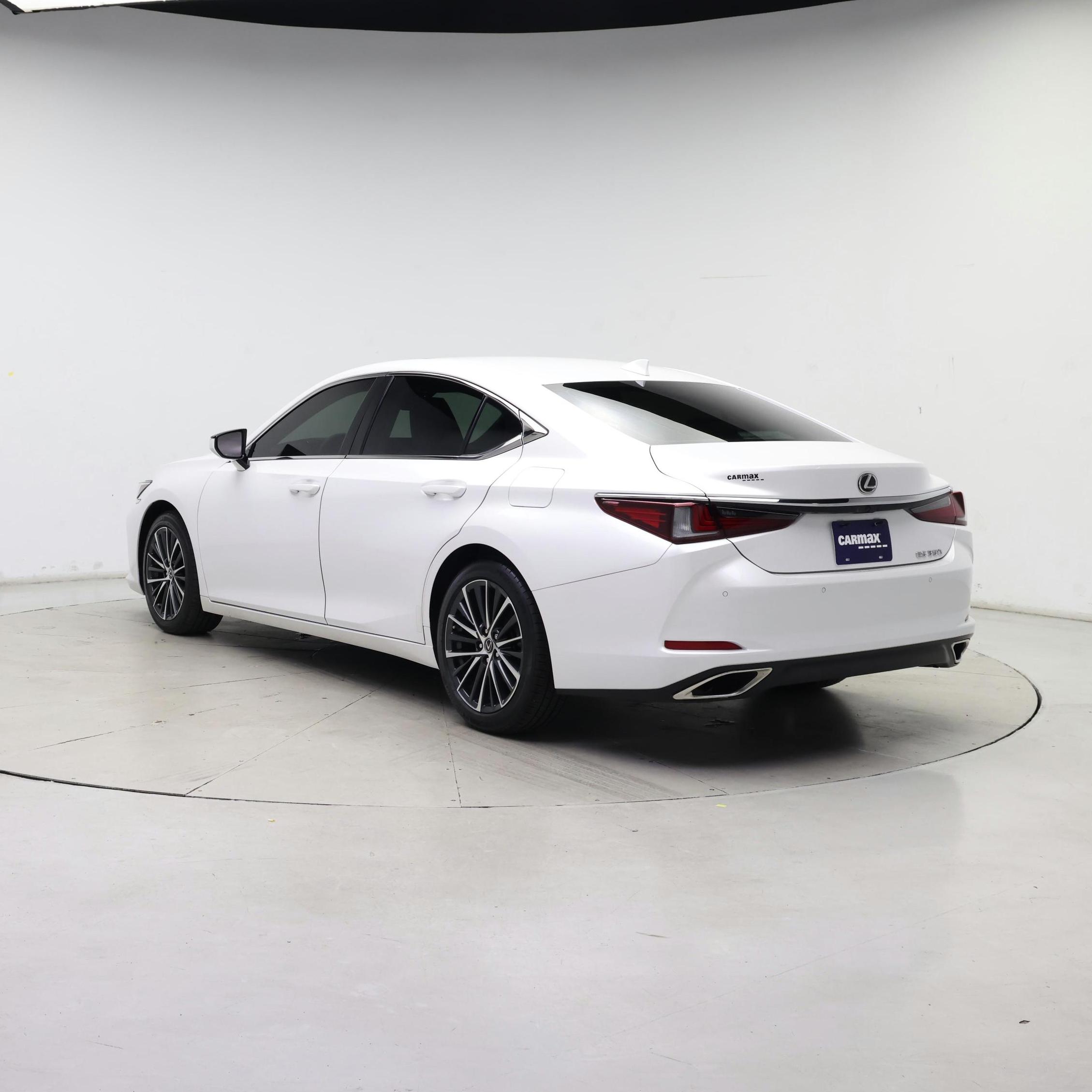 Thumbnail: 2023 Lexus ES - 2